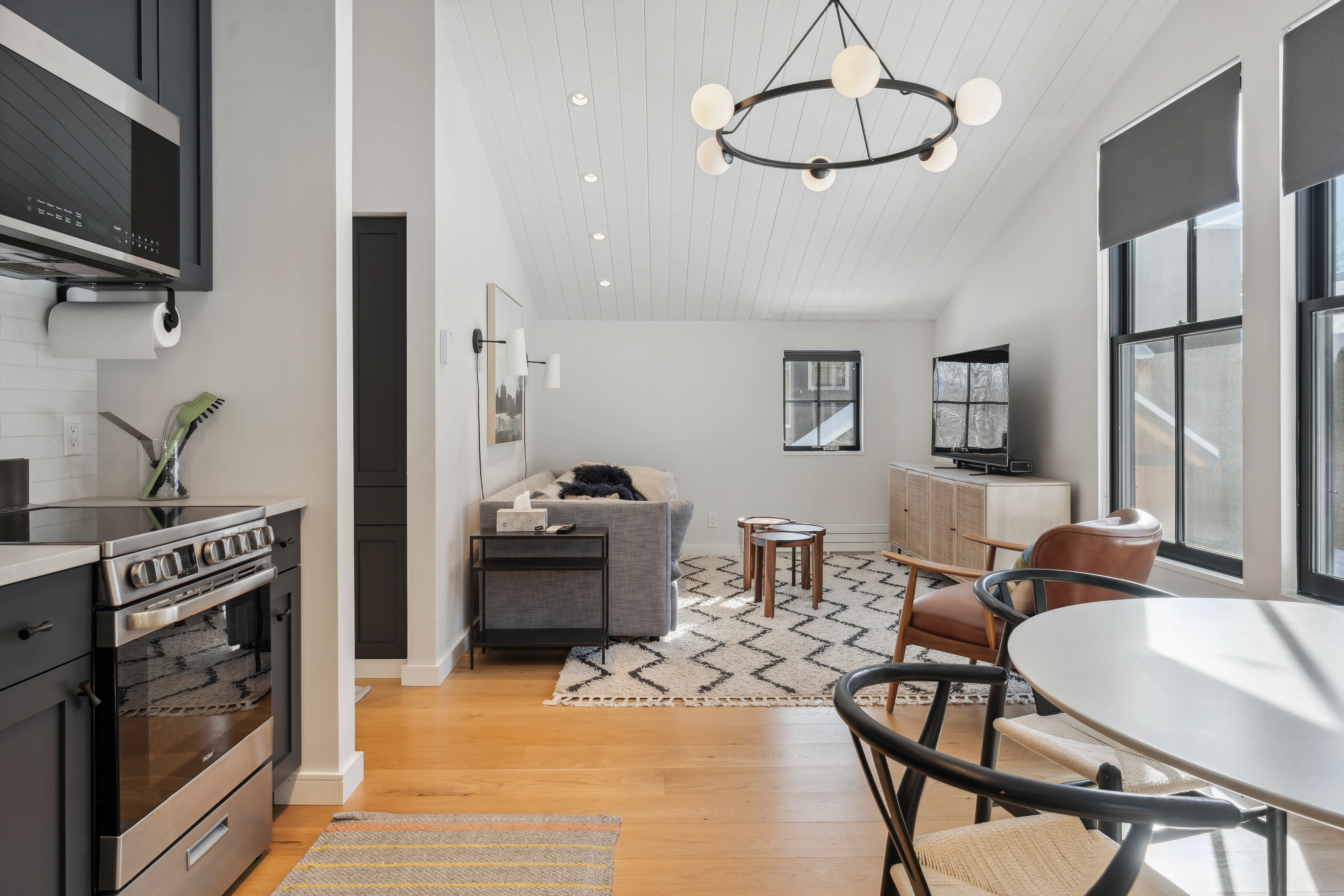 LIVING_ROOM - Image 1