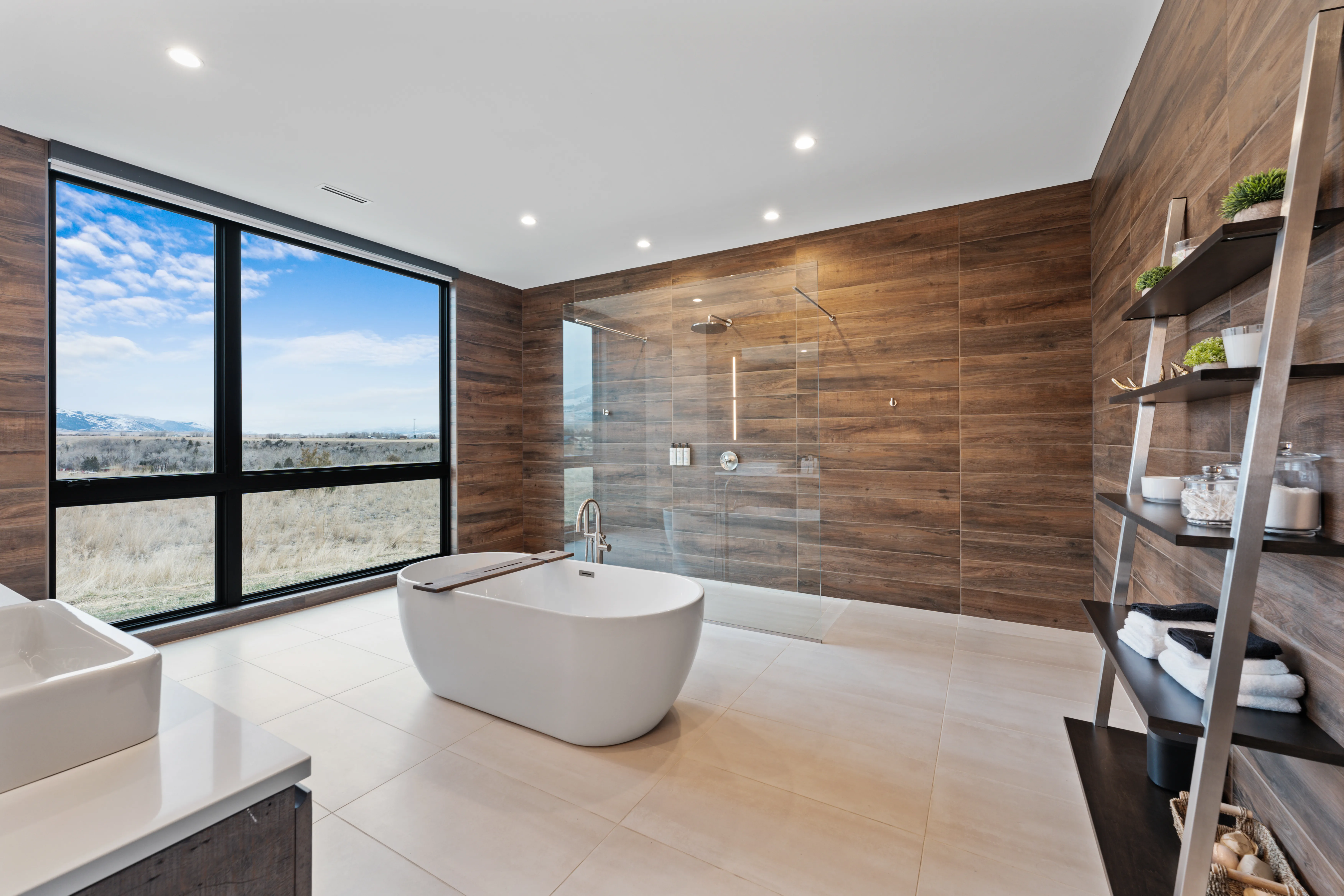 Bathroom 2 - Image 2