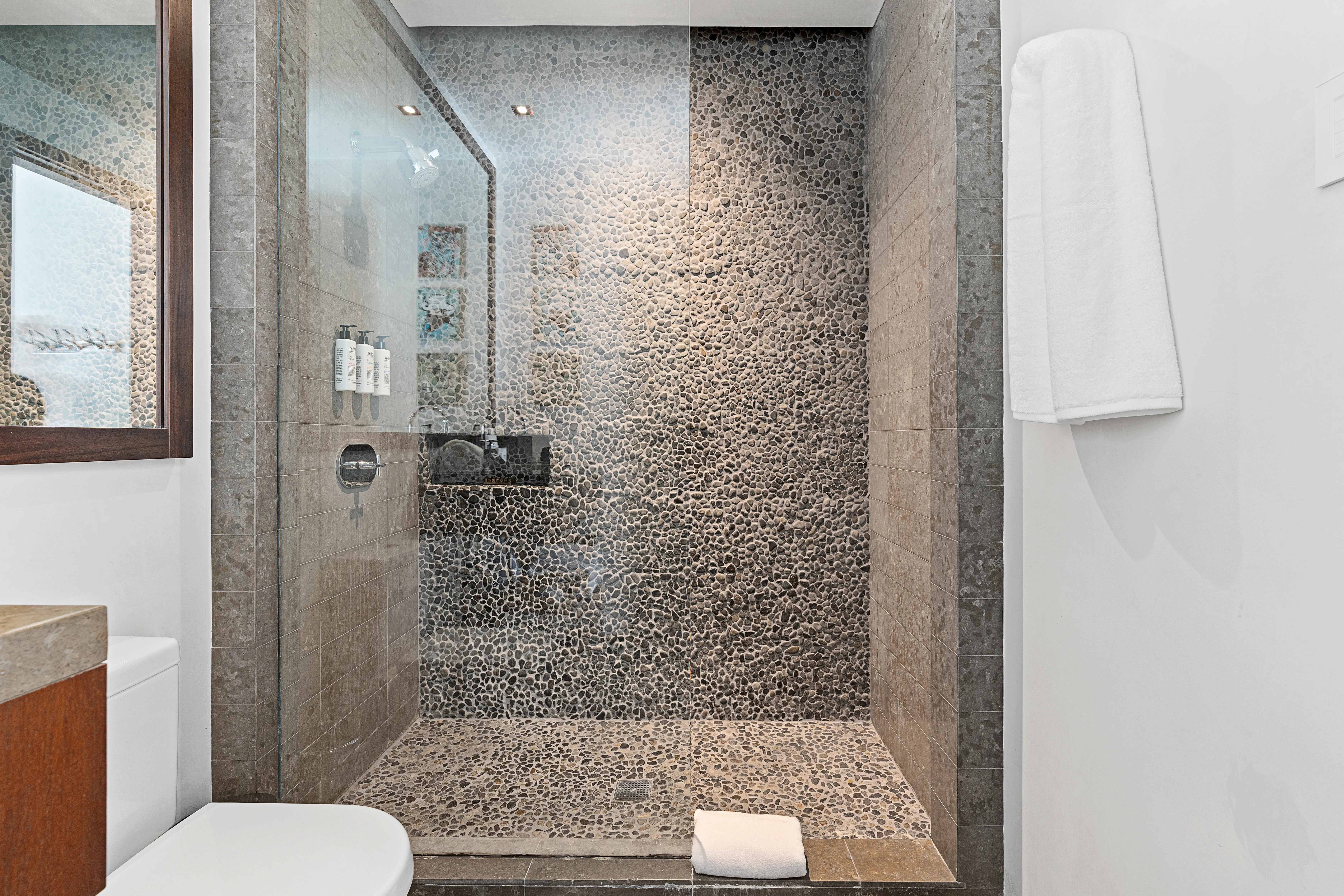 Bathroom 1 - Image 2