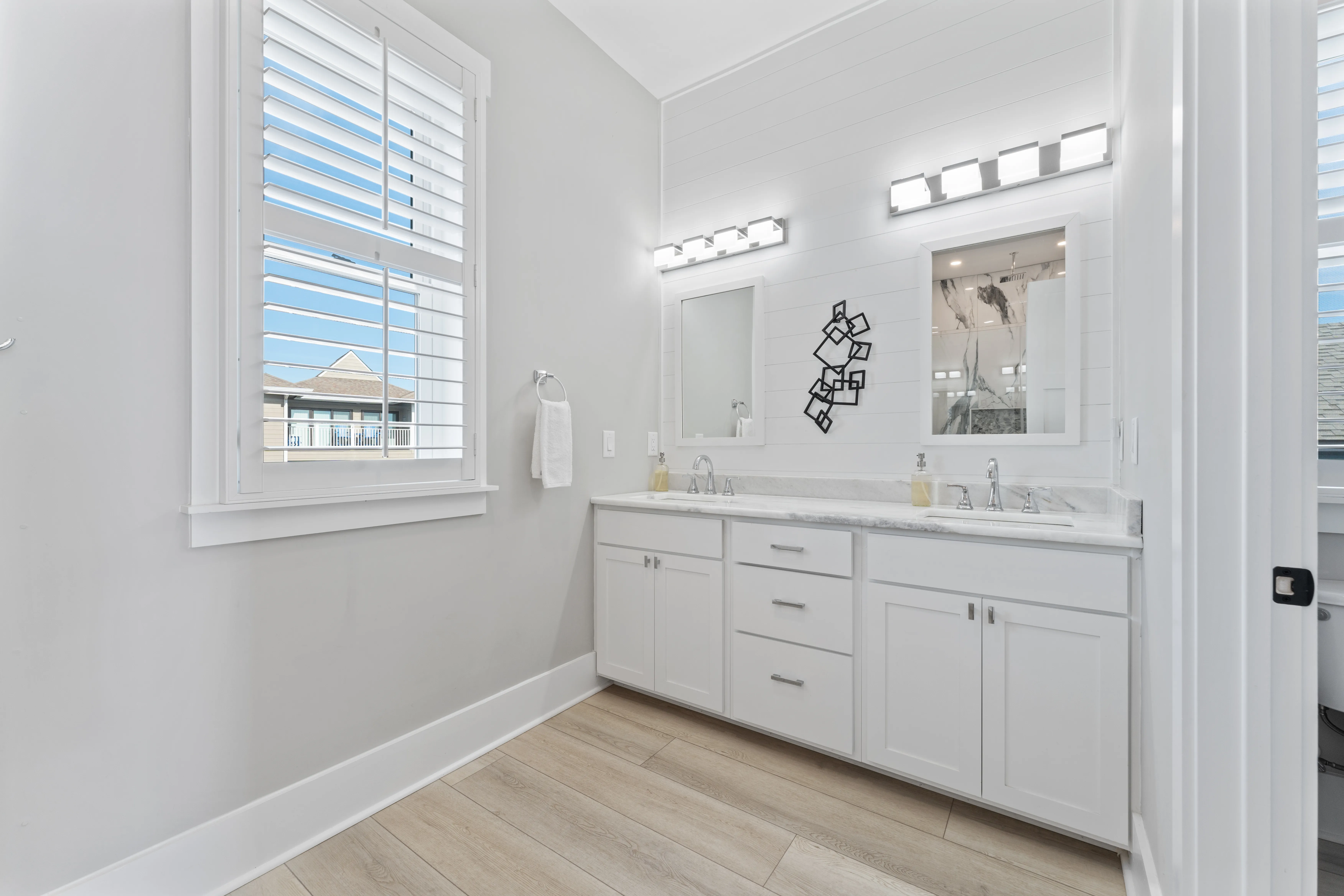 Bathroom 3 - Image 1