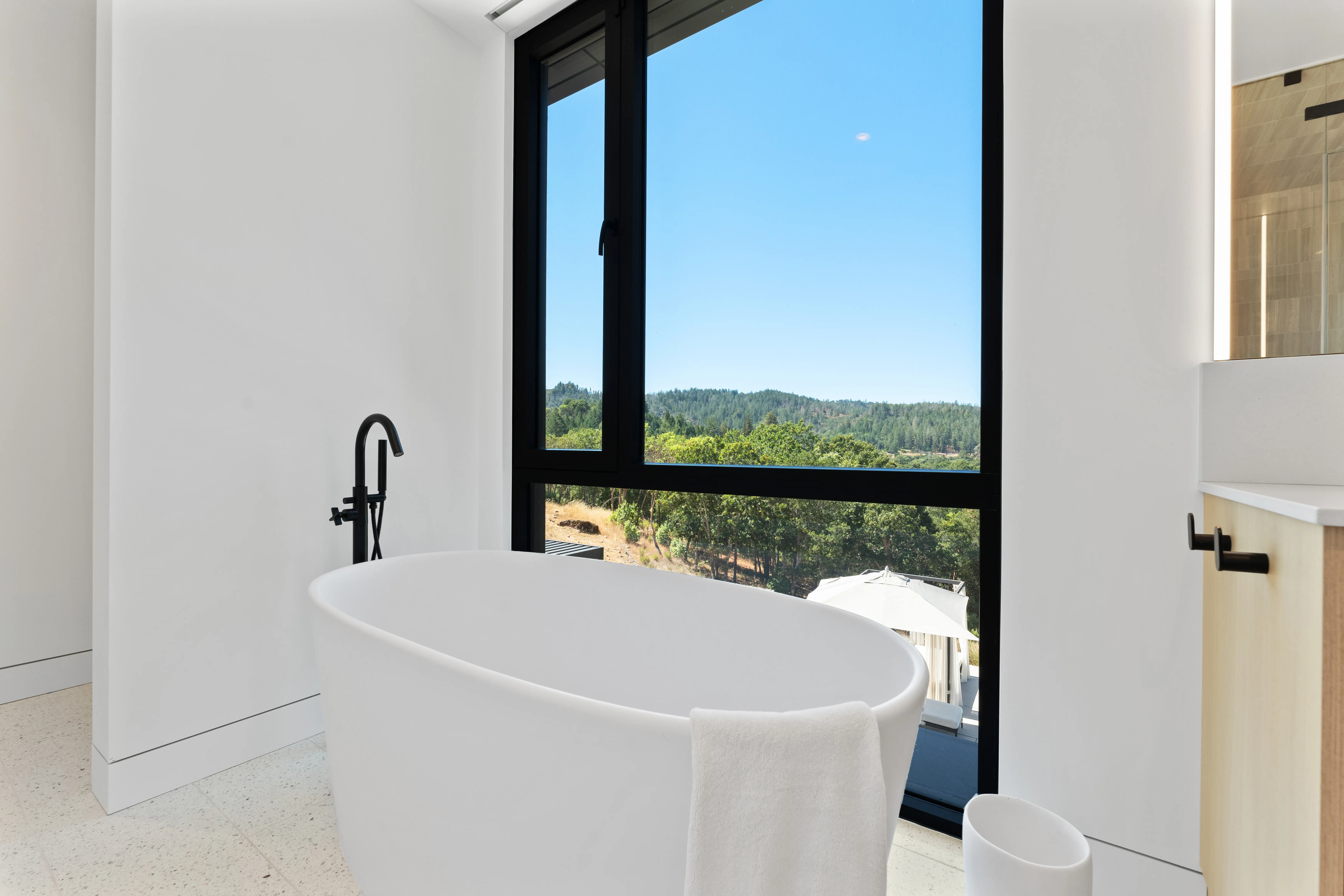 Bathroom 1 - Image 4