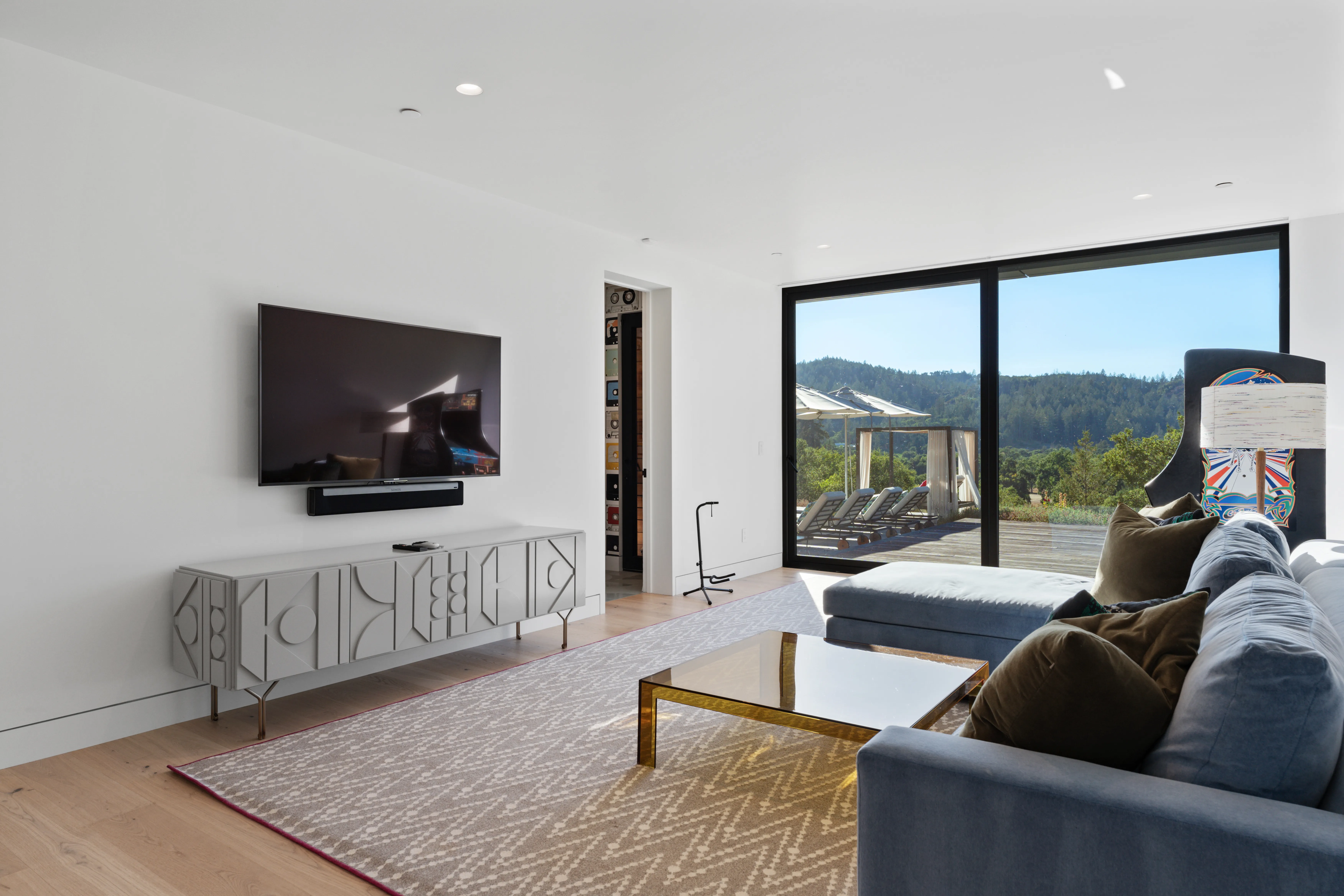 LIVING_ROOM - Image 4