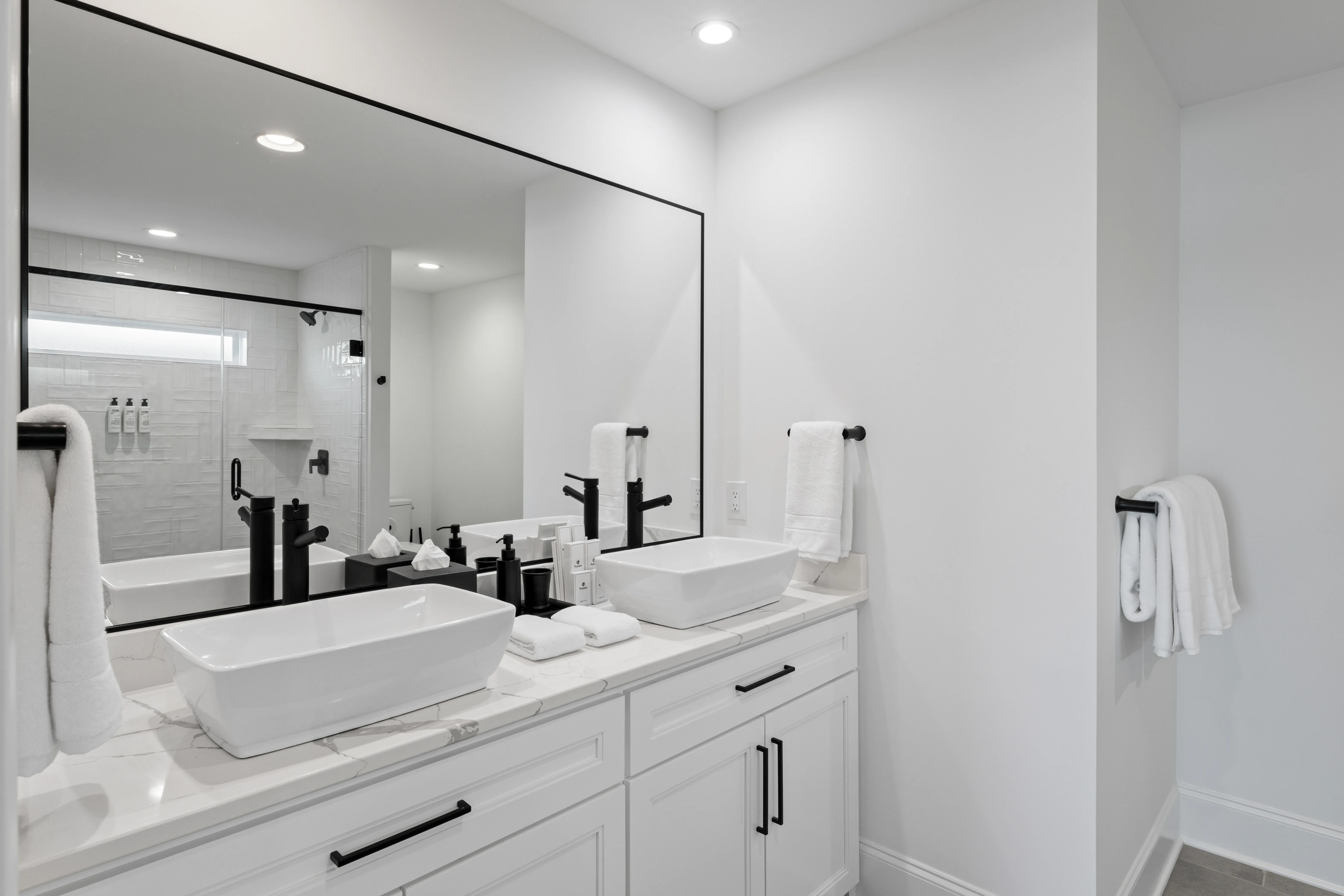 Bathroom 4 - Image 1