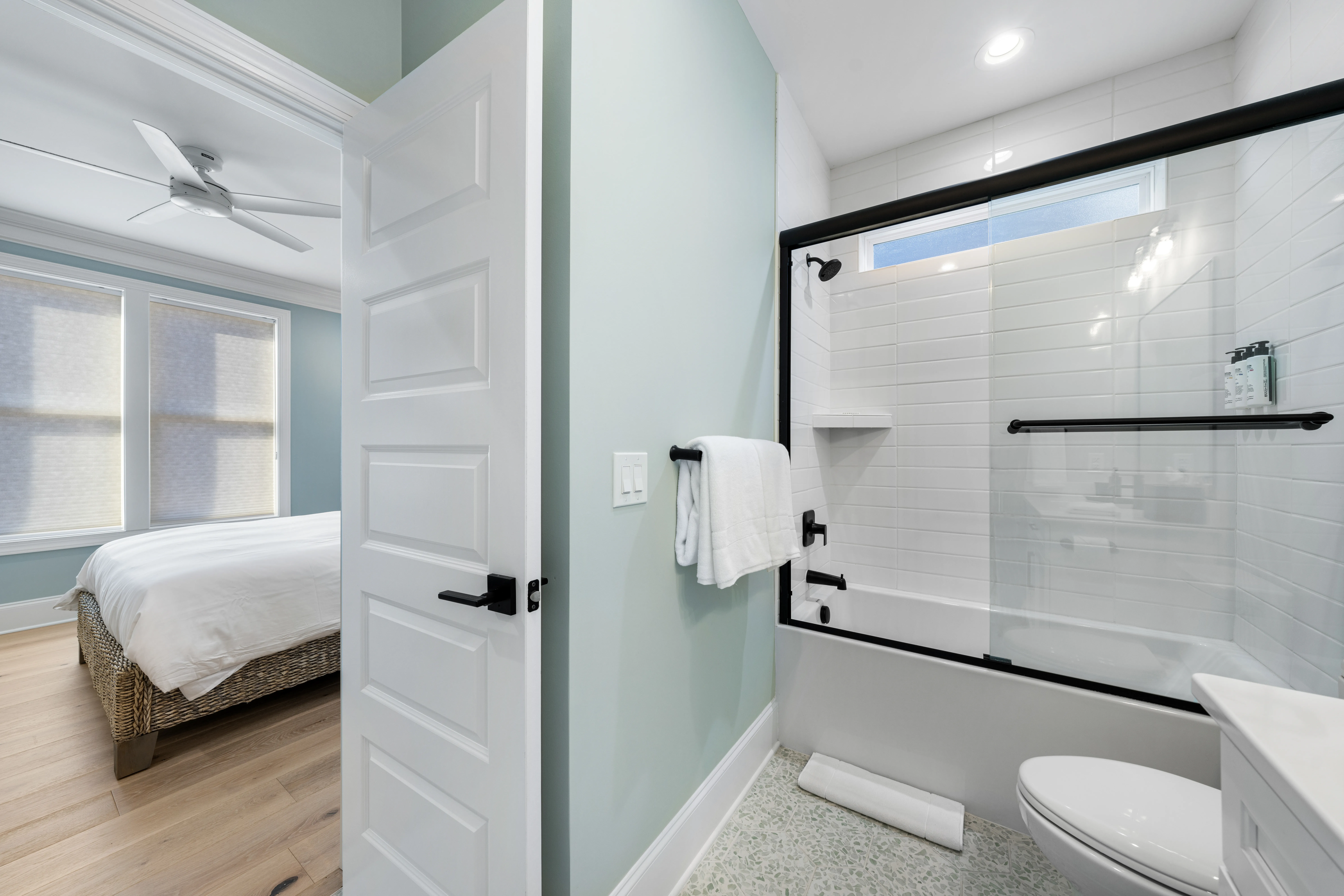 Bathroom 2 - Image 2