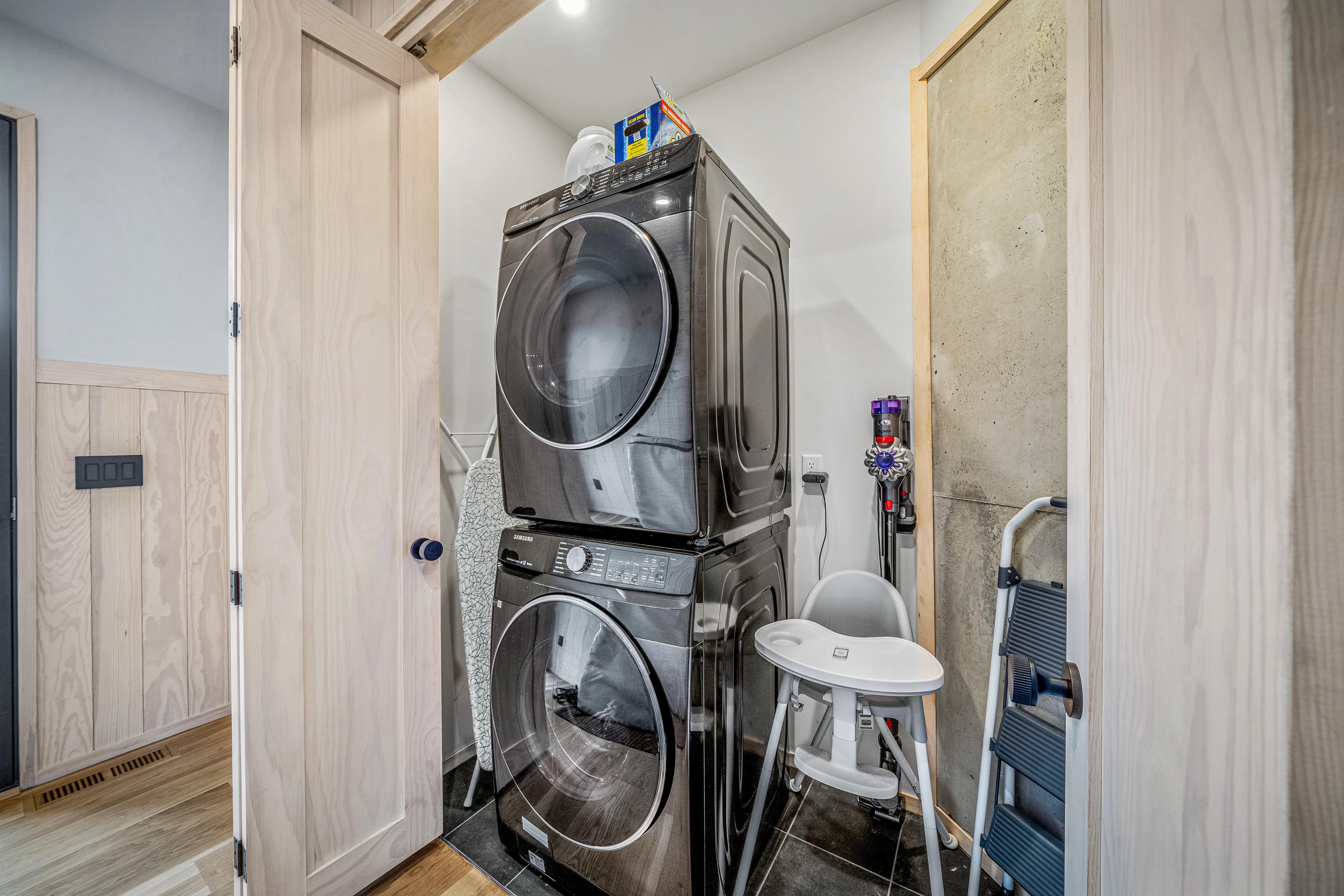 LAUNDRY_ROOM - Image 1
