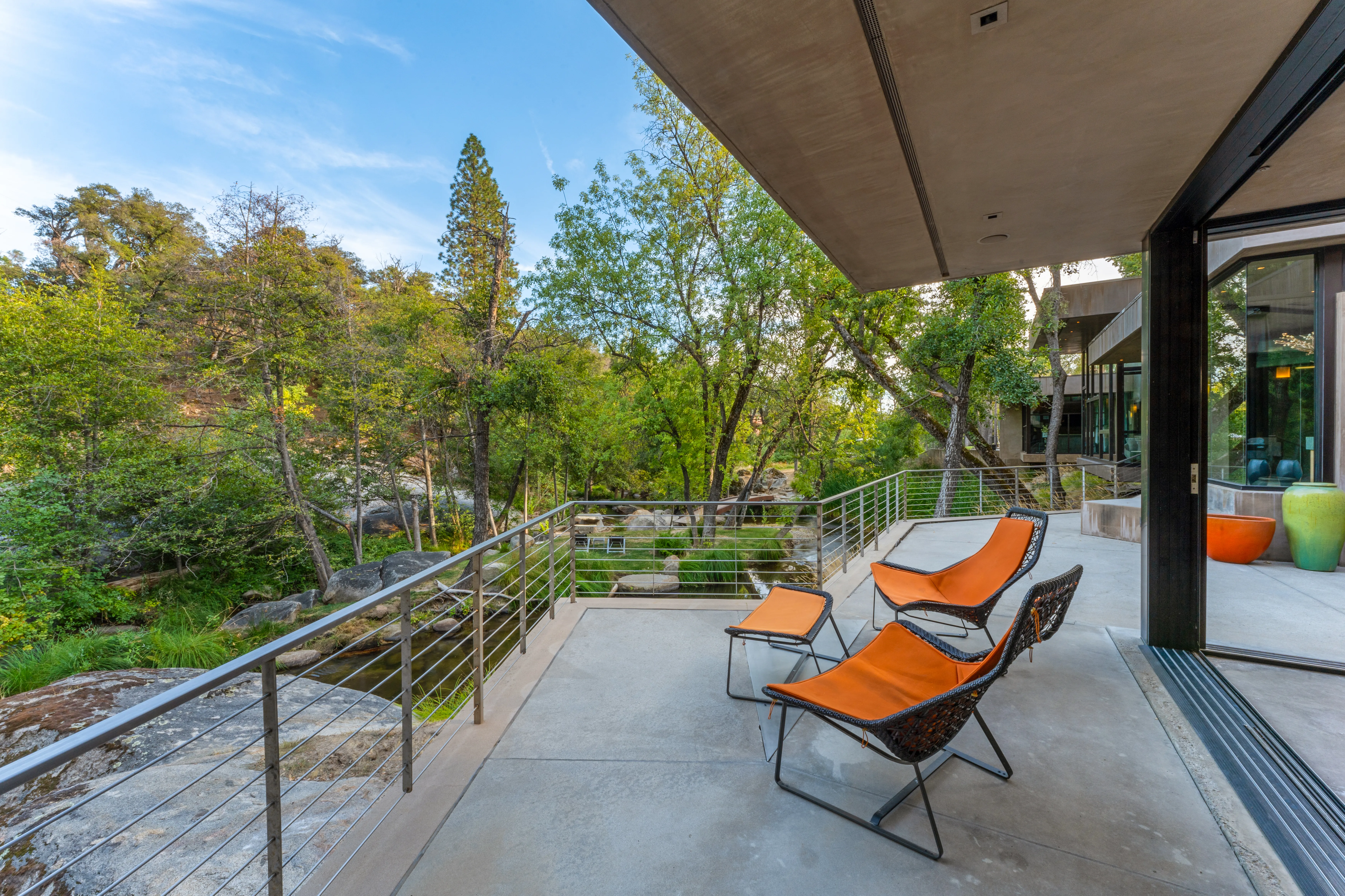 Tranquil Skyline Bungalow Cedar