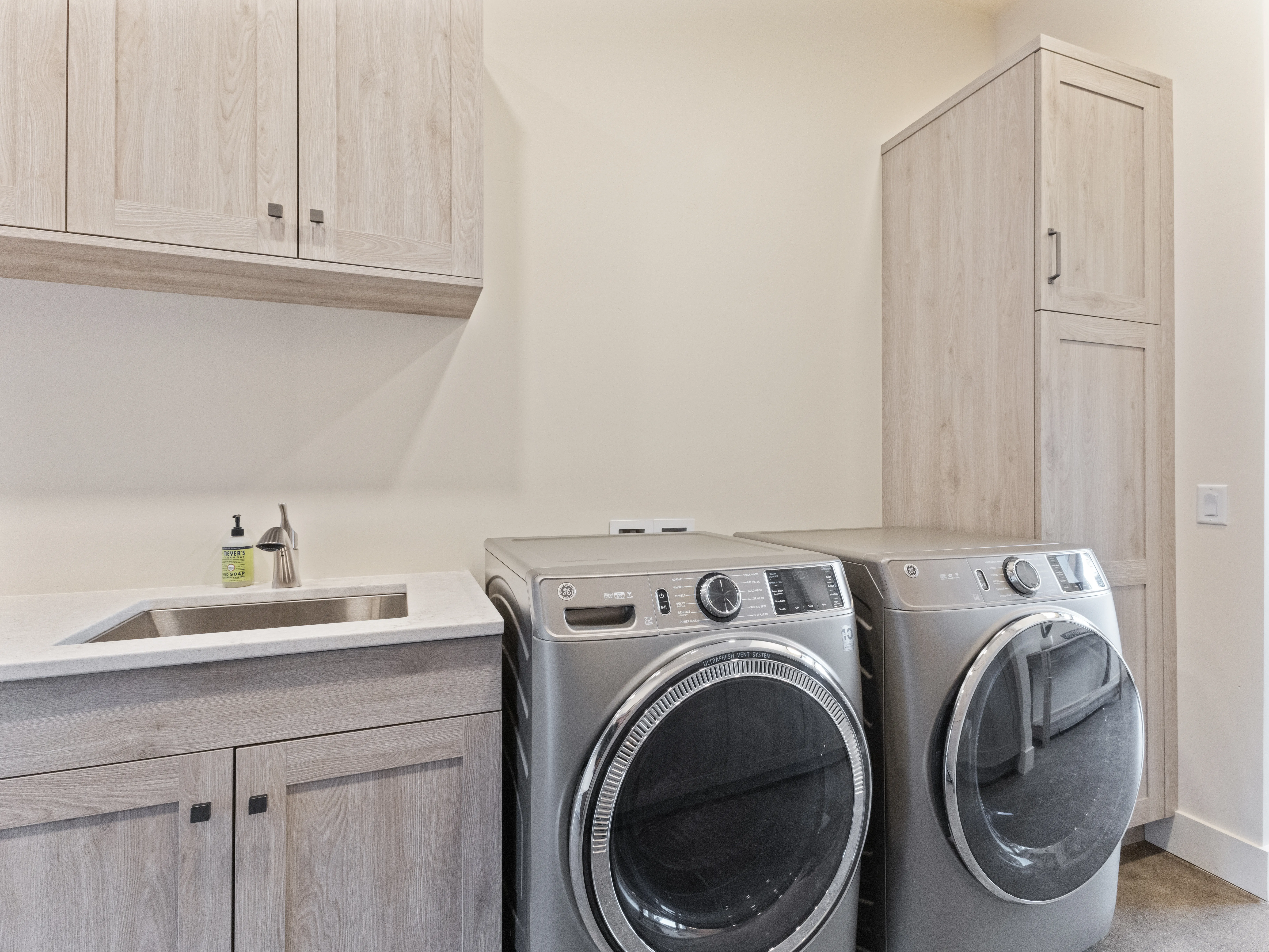 LAUNDRY_ROOM - Image 1