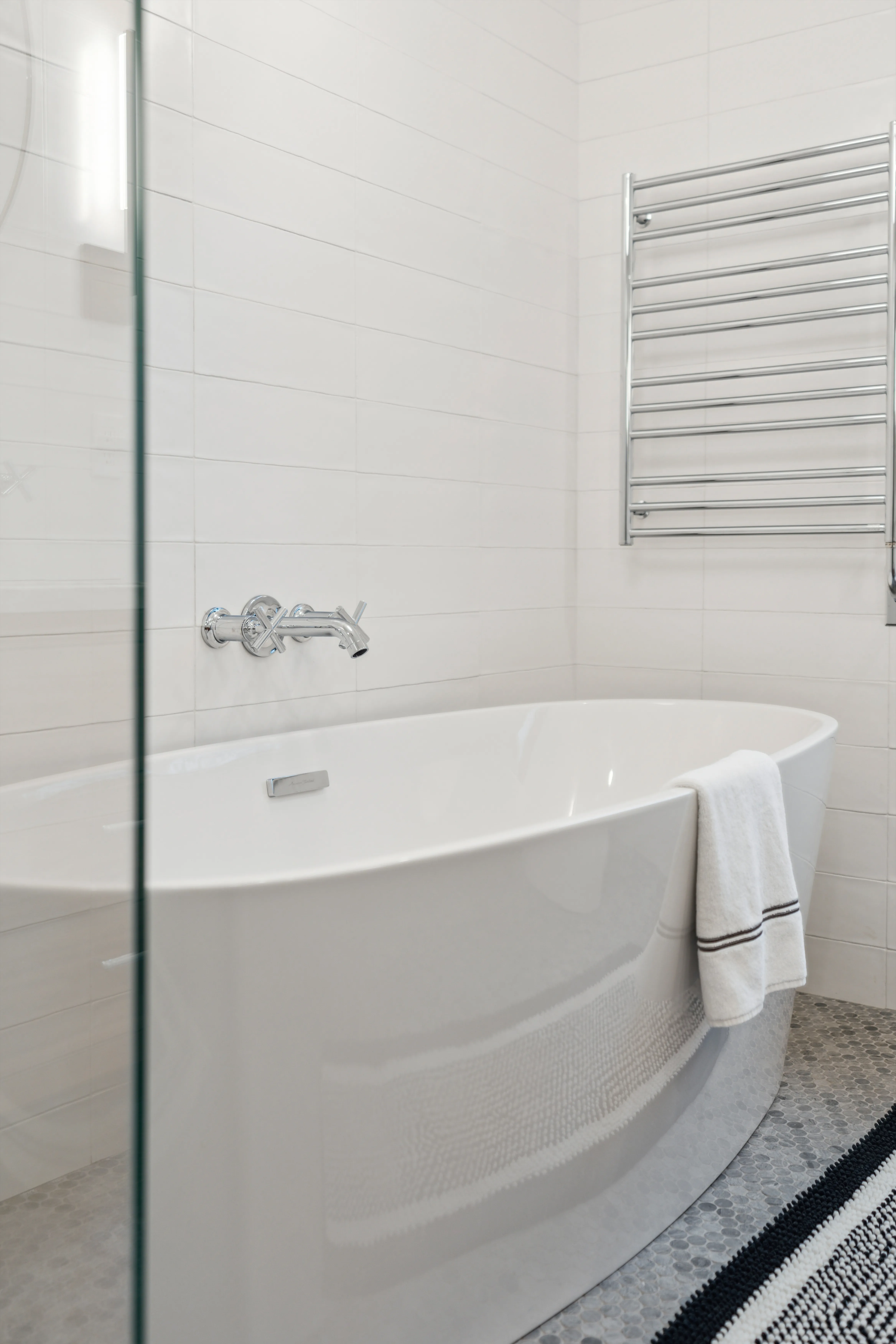 Bathroom 4 - Image 1