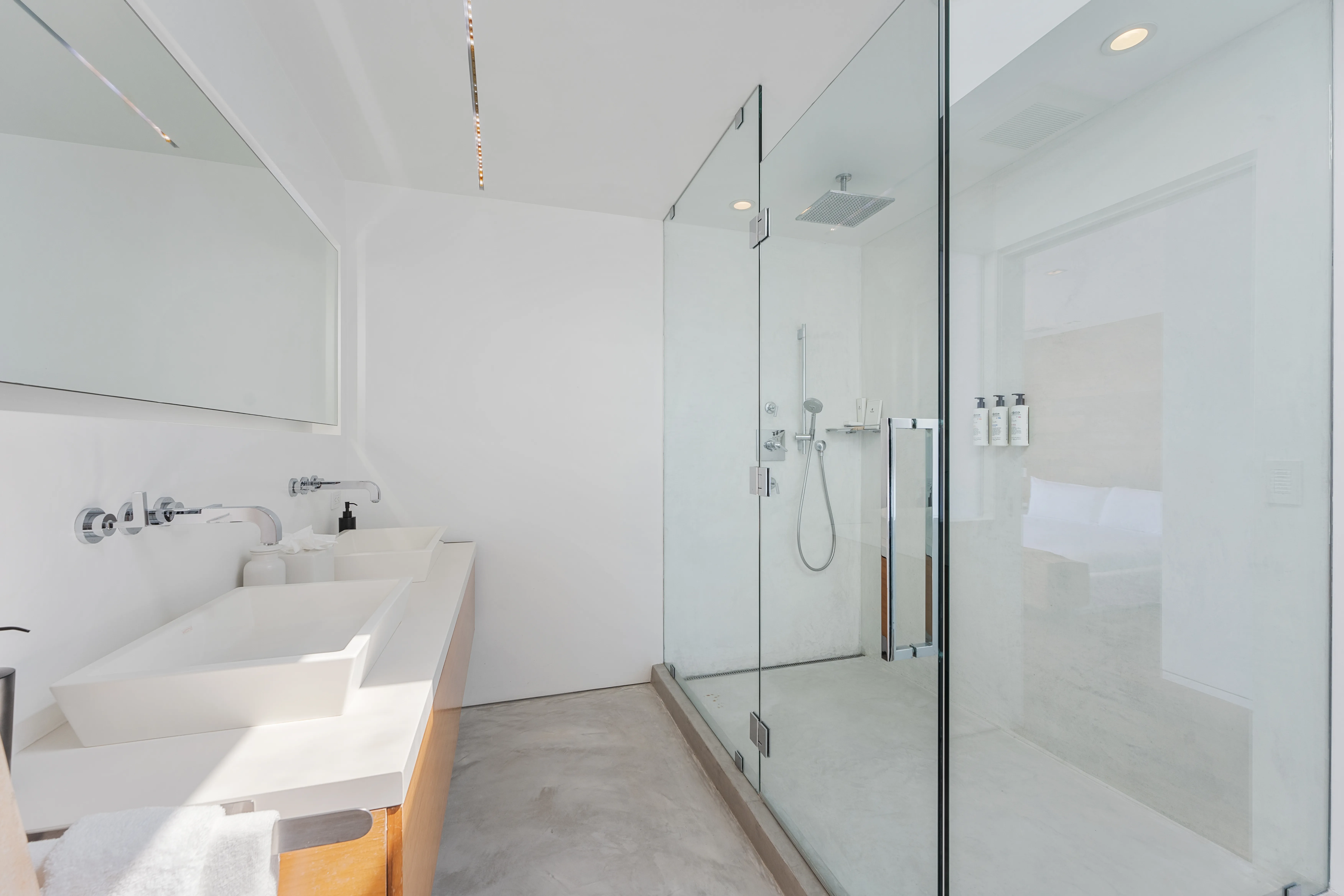 Bathroom 3 - Image 1