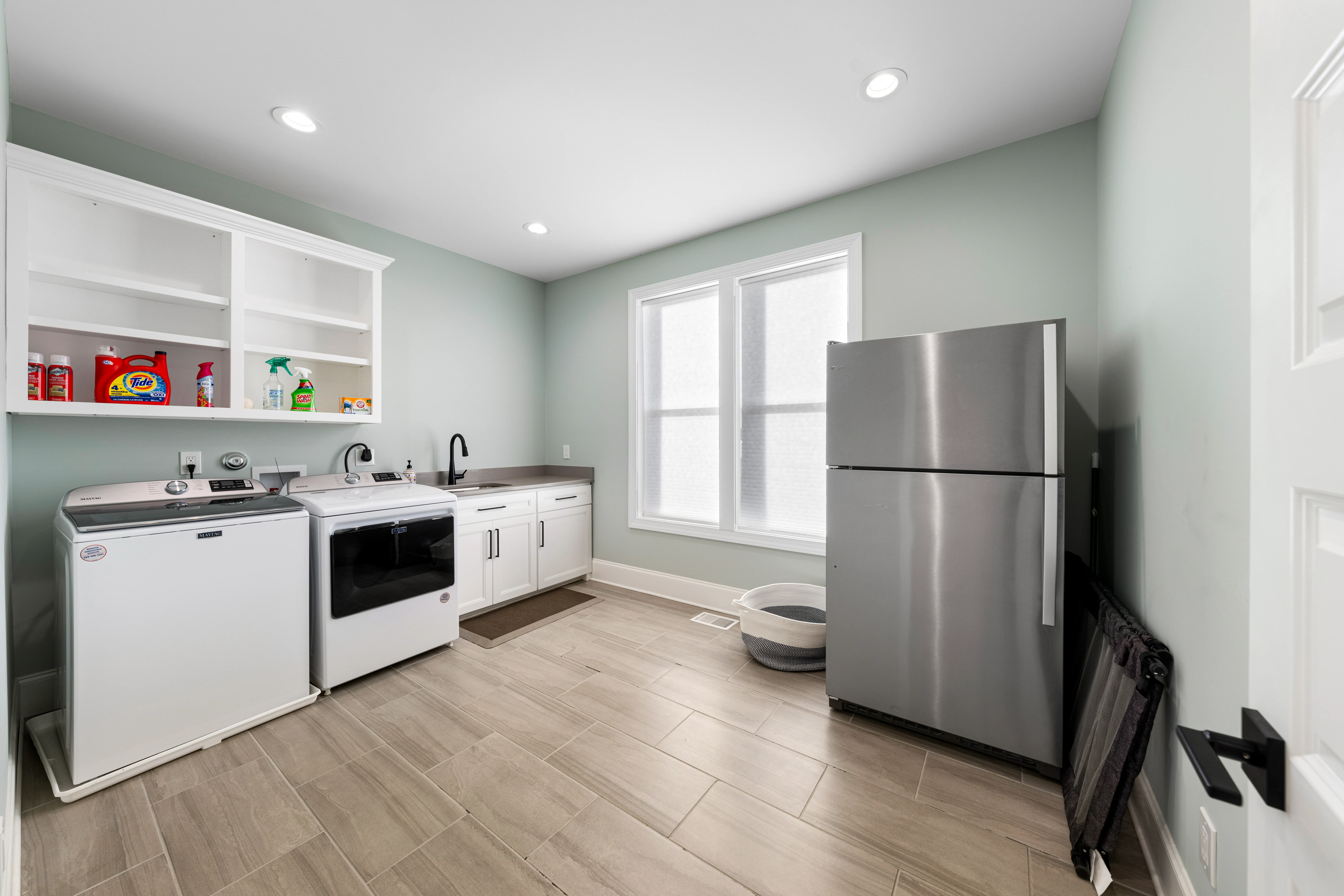 LAUNDRY_ROOM - Image 1