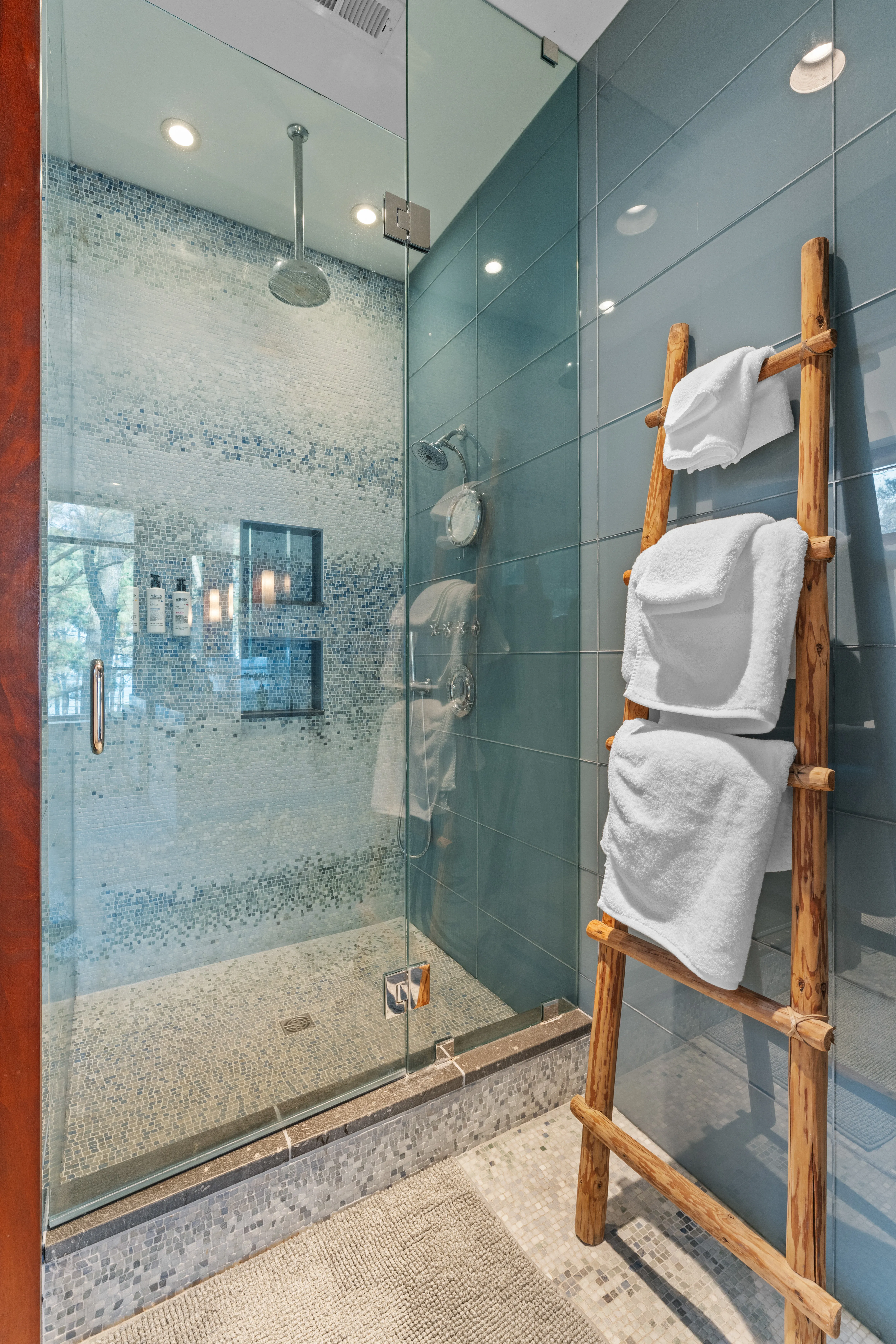 Bathroom 1 - Image 2