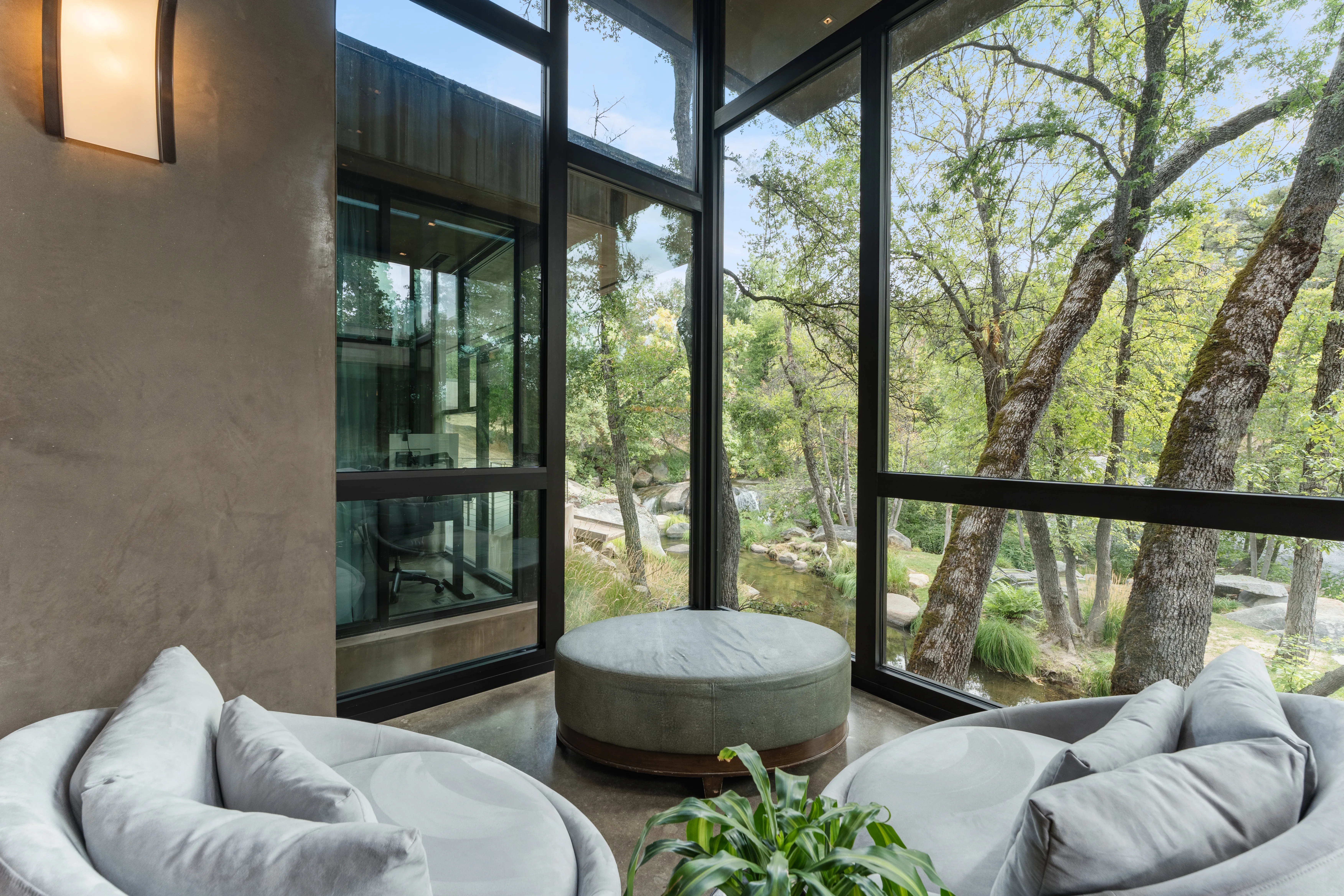 LIVING_ROOM - Image 1