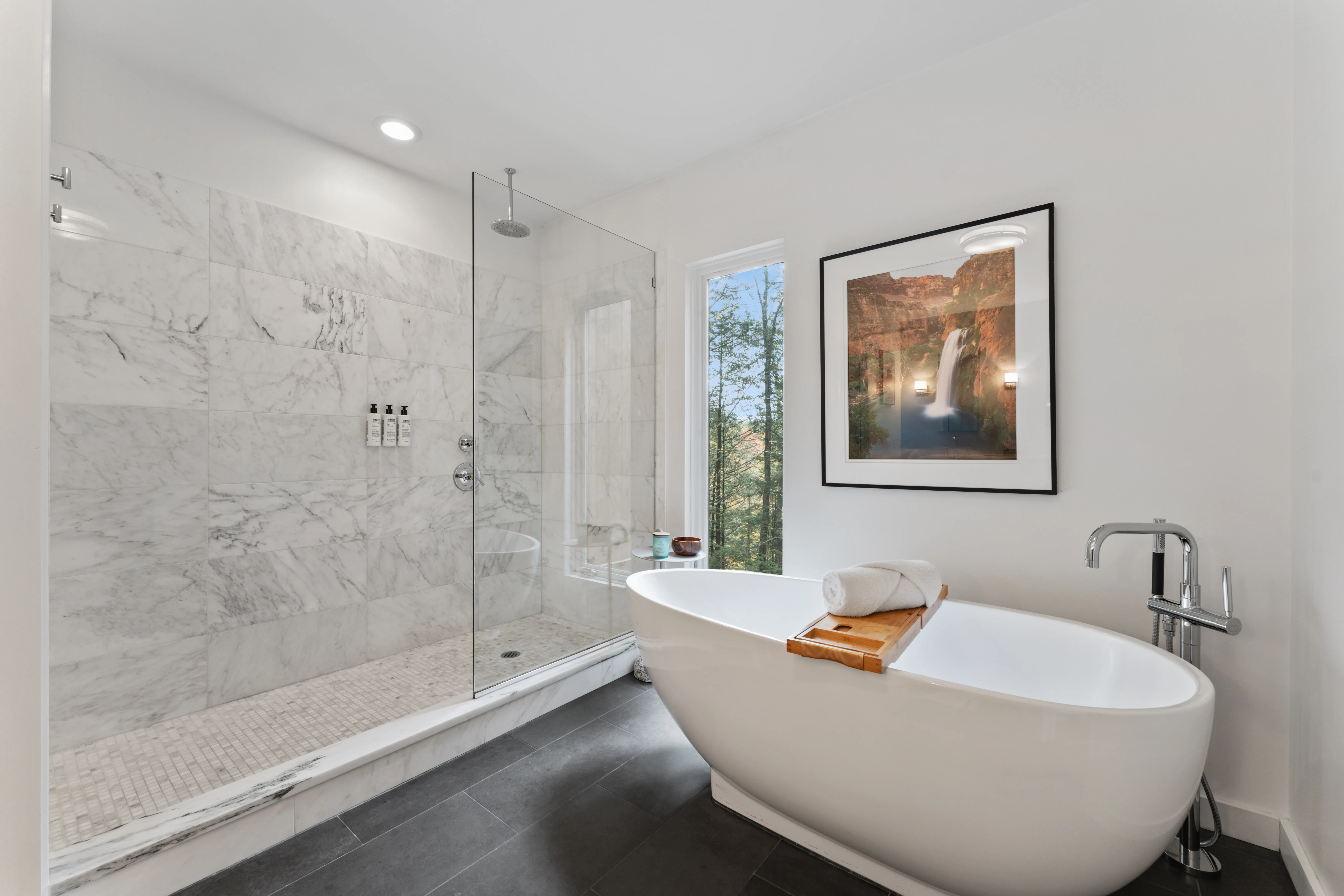 Bathroom 3 - Image 3