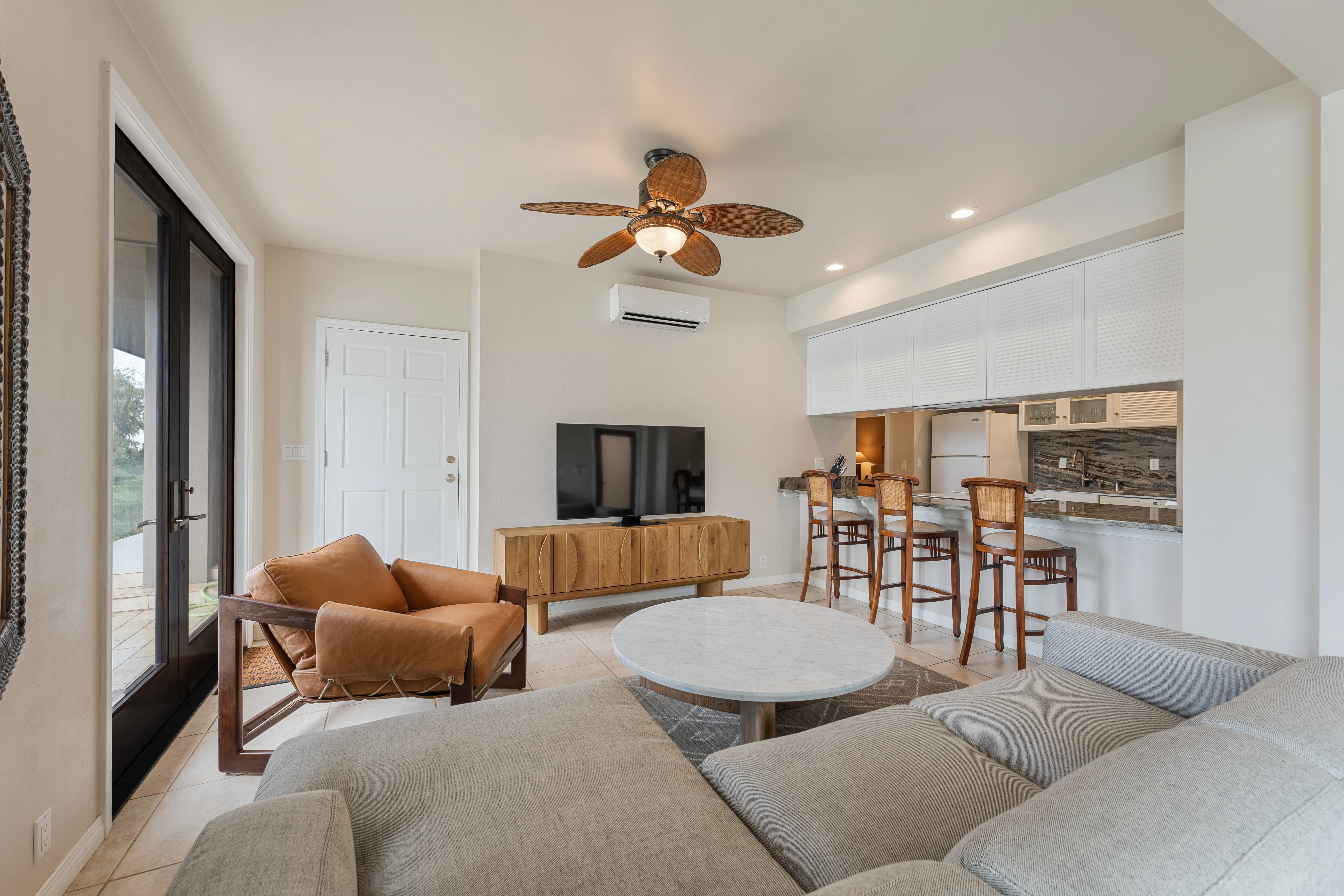 LIVING_ROOM - Image 1