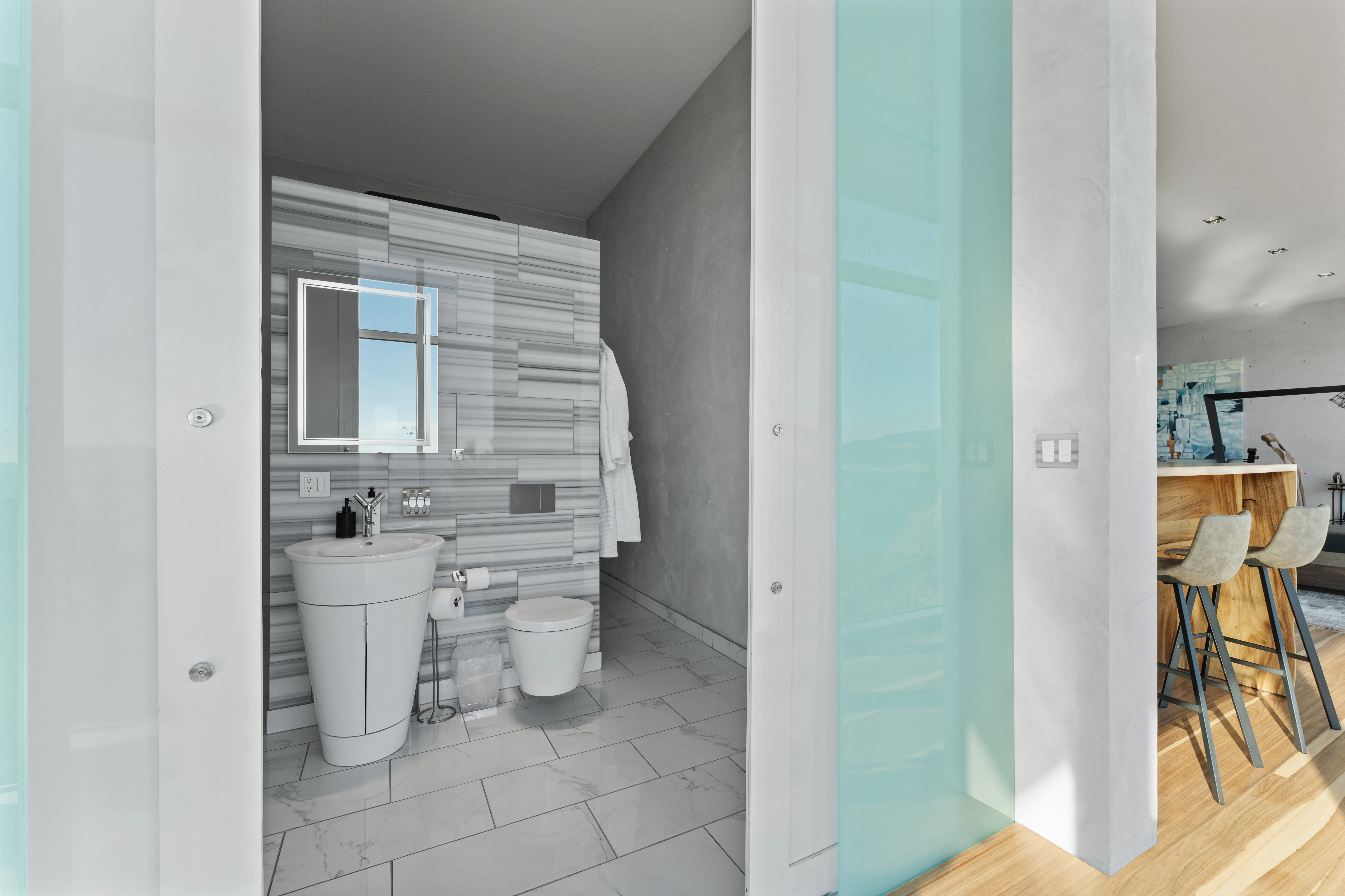 Bathroom 1 - Image 3