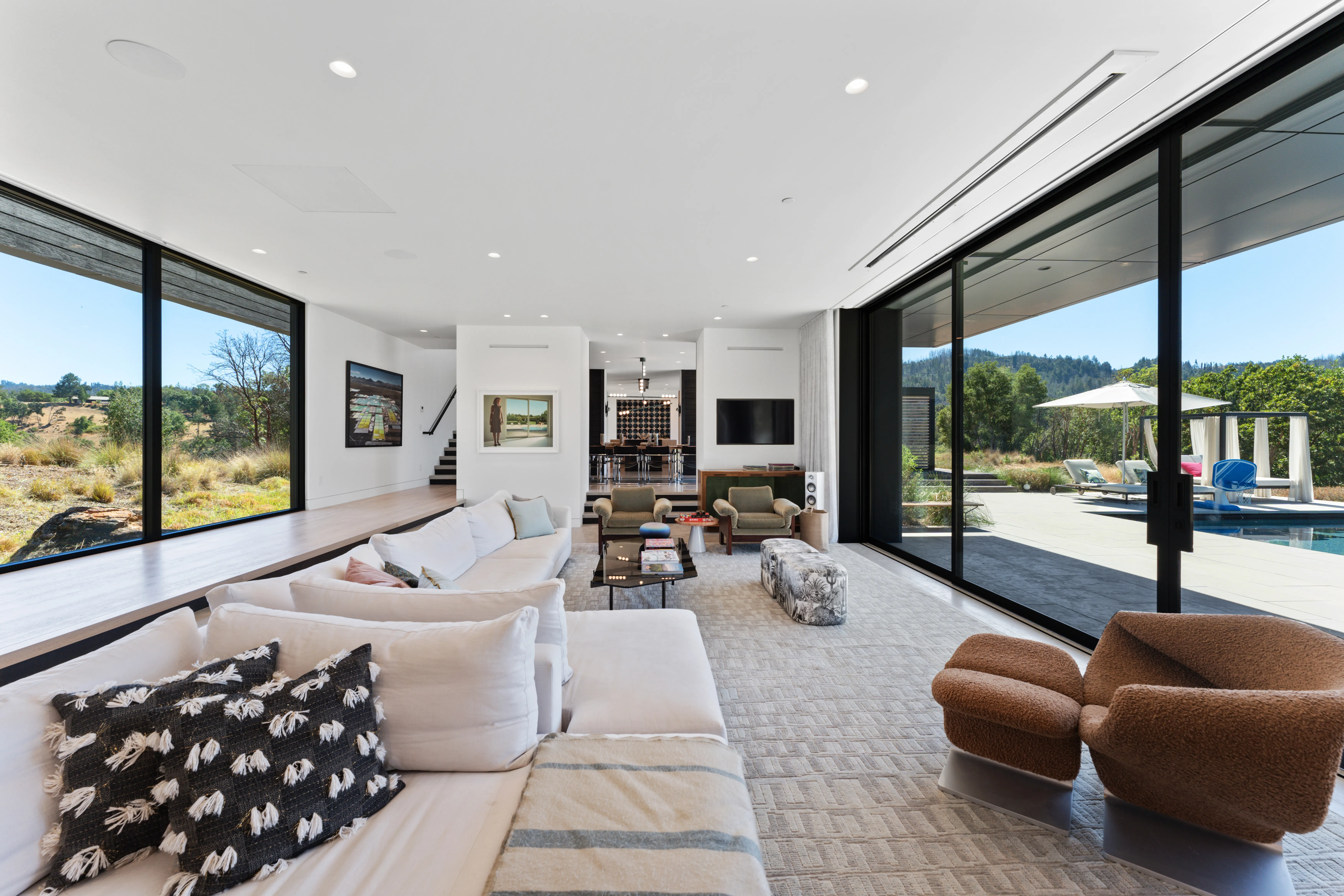 LIVING_ROOM - Image 1