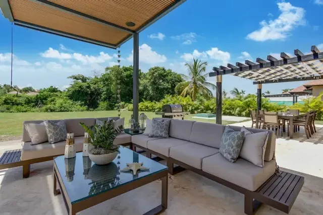 Deck Solstice Estate