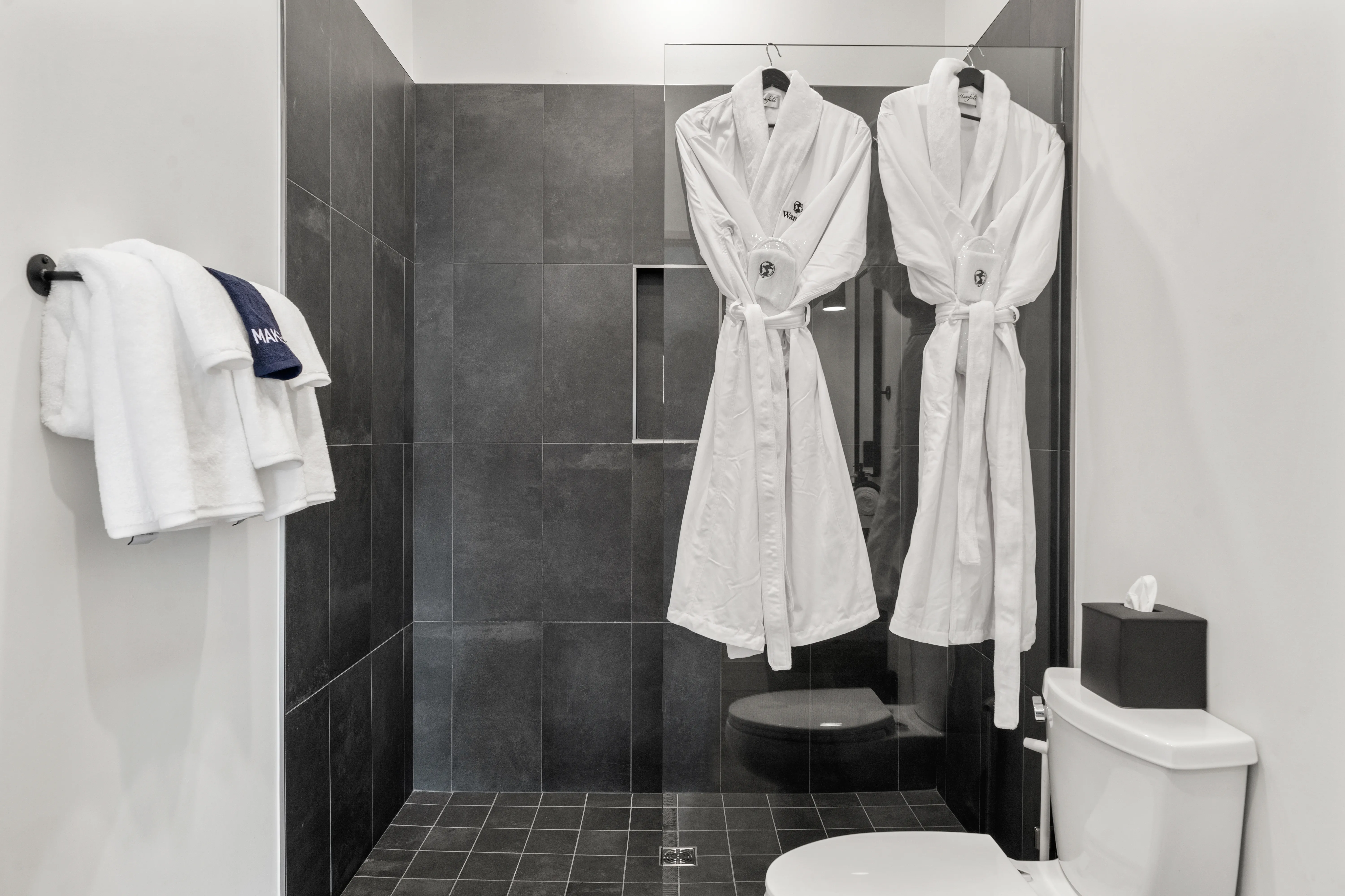 Bathroom 2 - Image 2