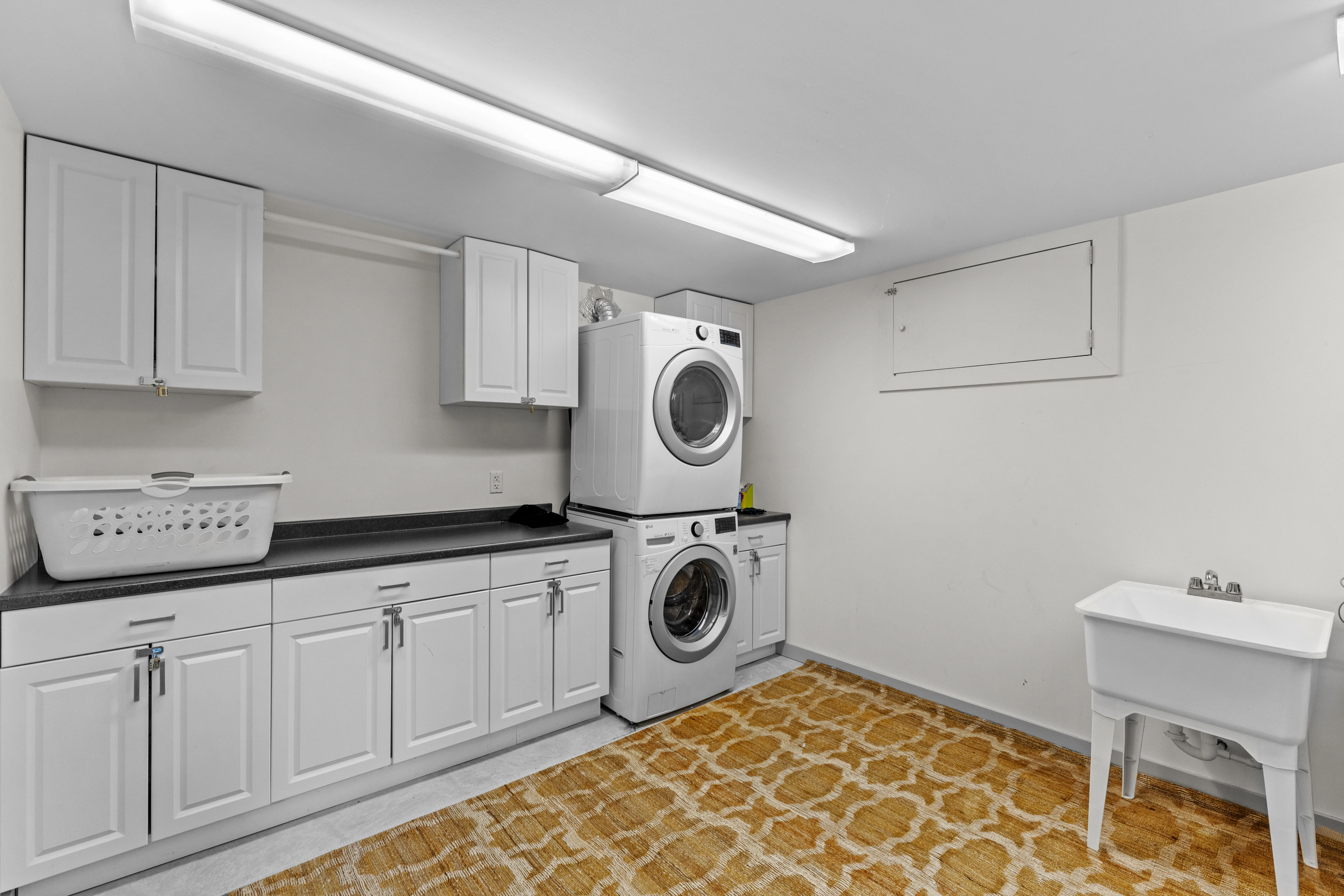 LAUNDRY_ROOM - Image 1