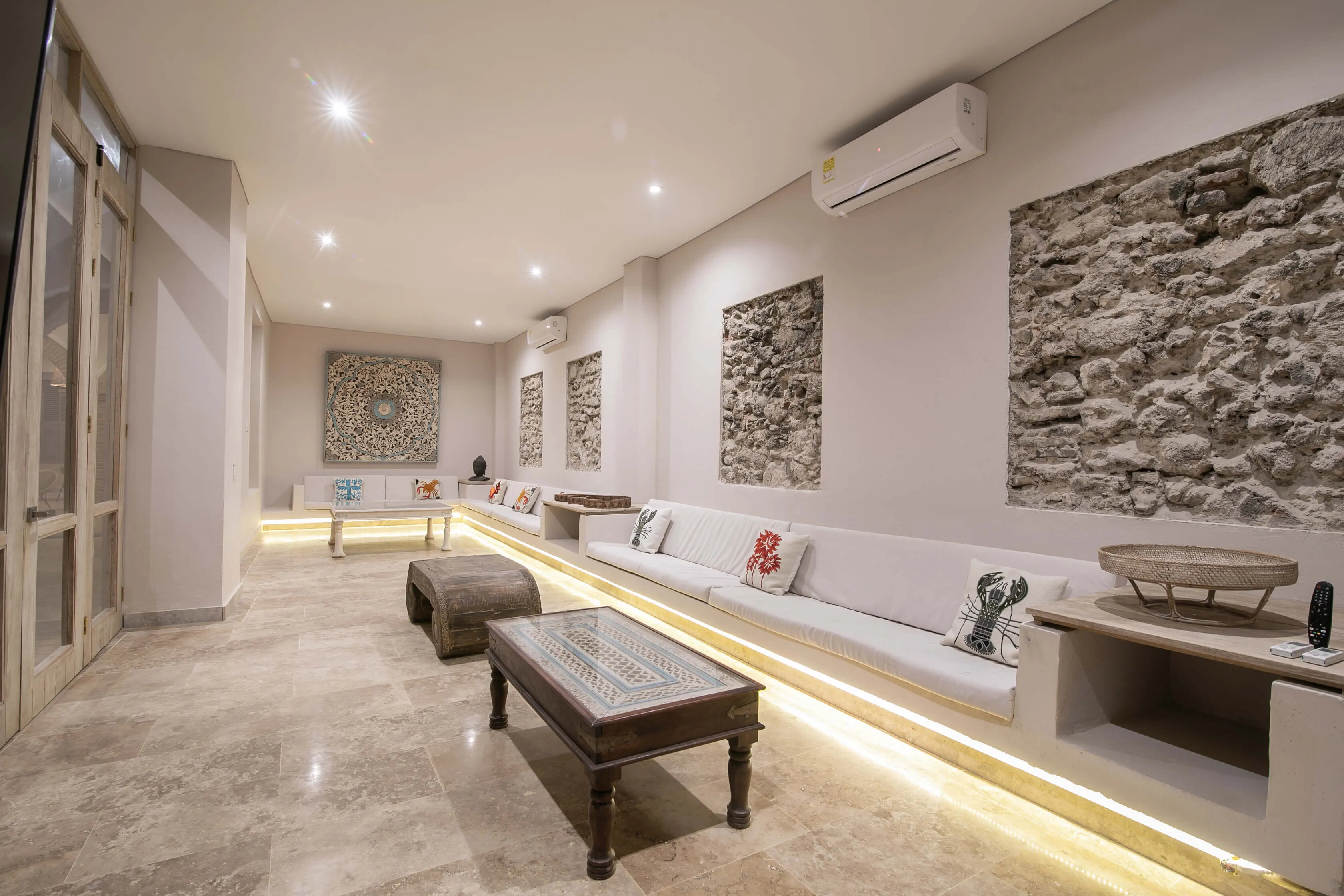 LIVING_ROOM - Image 1