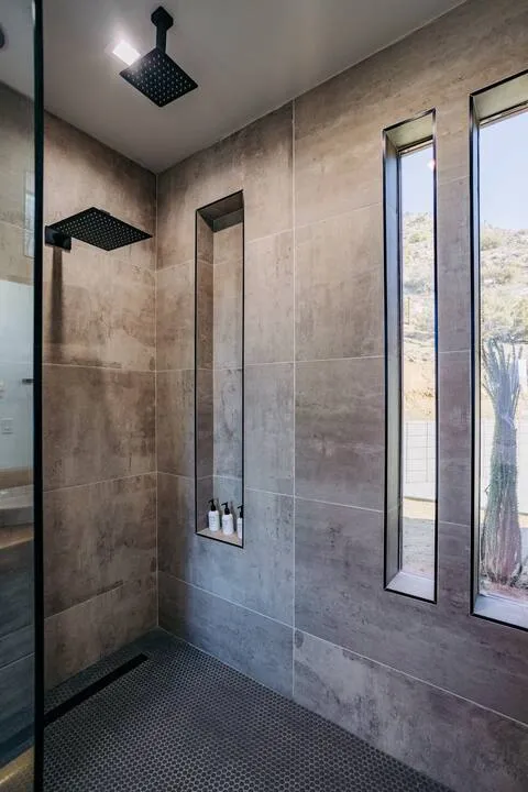 Bathroom 2 - Image 2