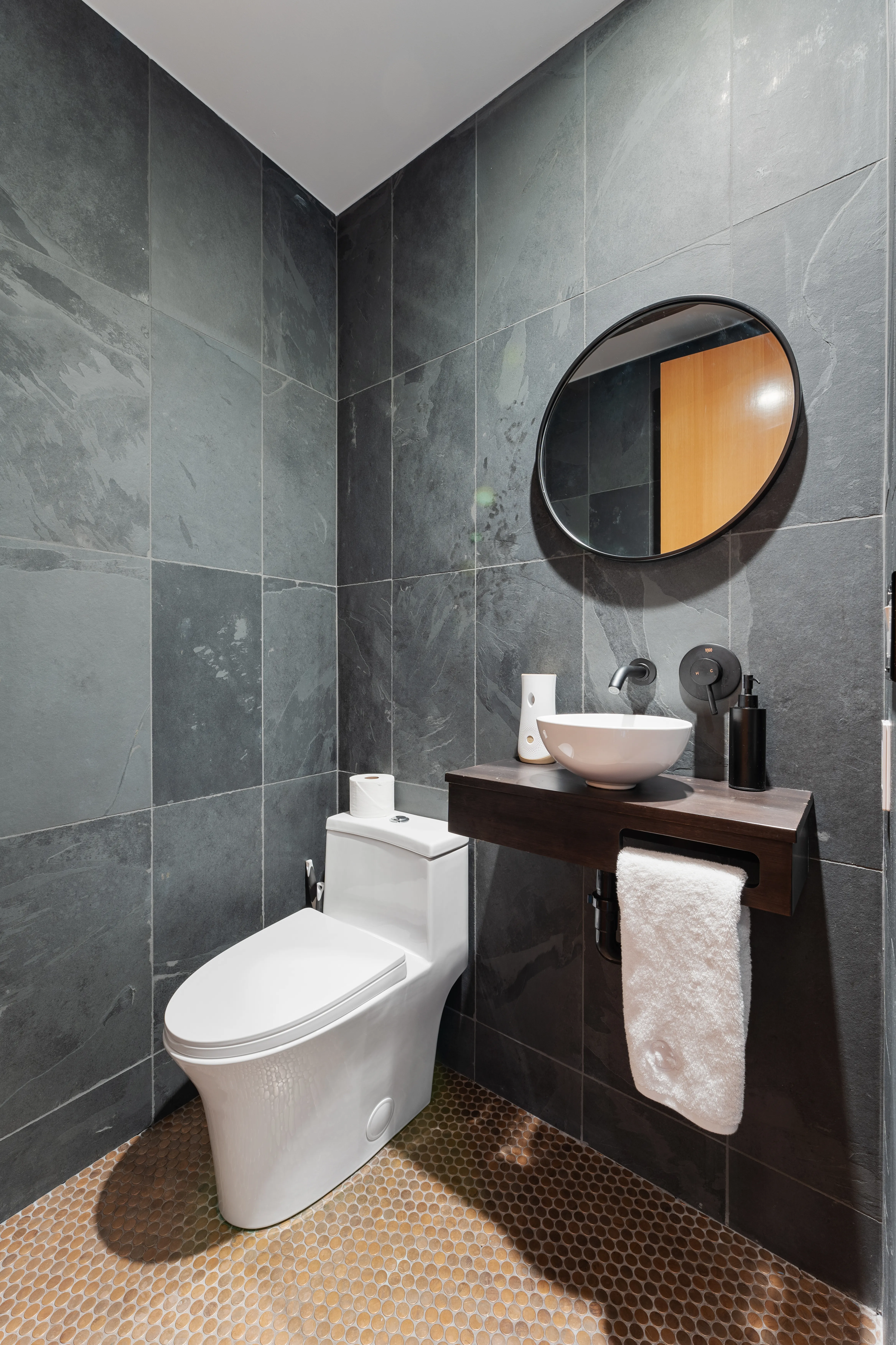 Bathroom 3 - Image 1