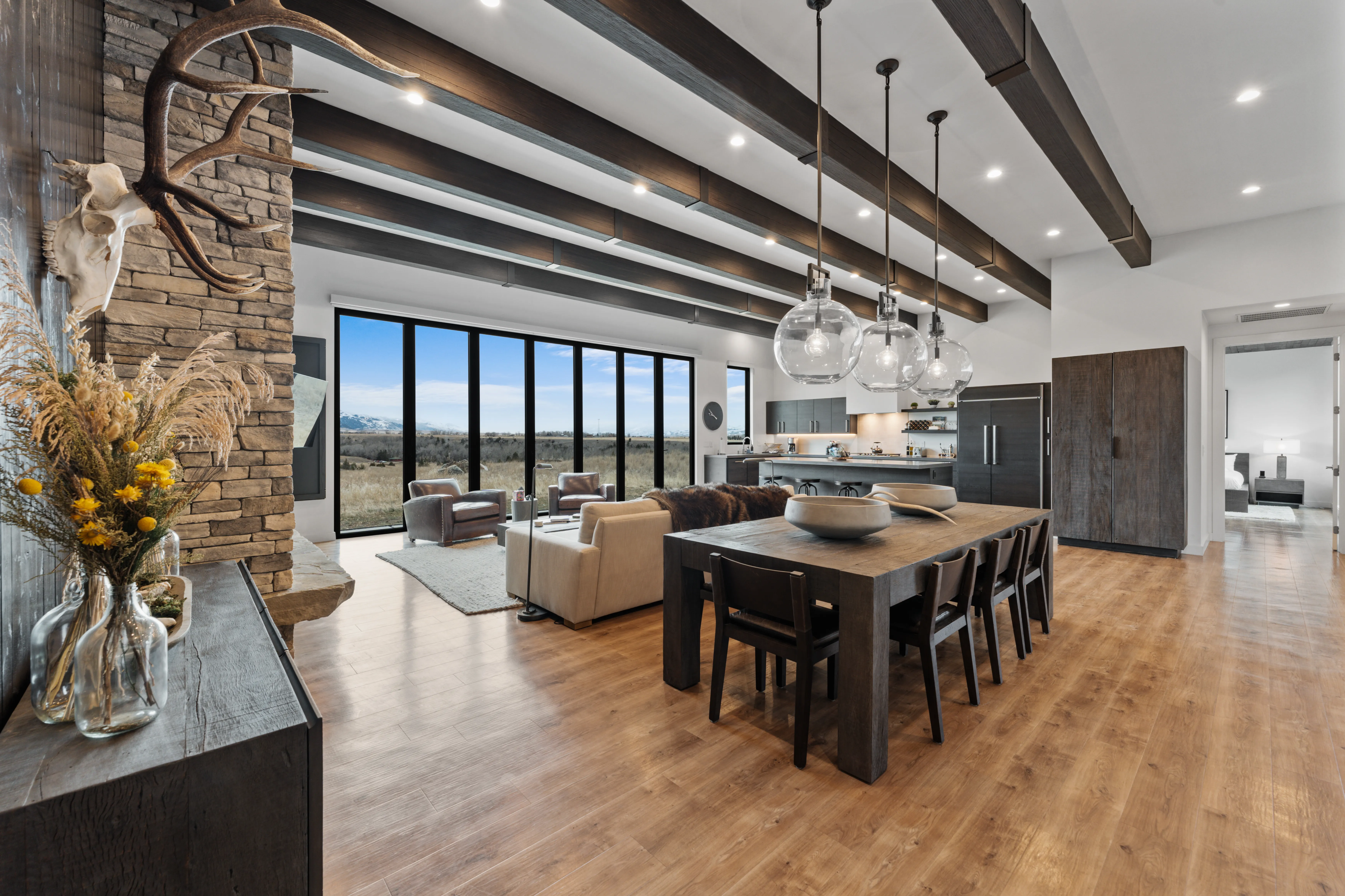 DINING_ROOM - Image 1