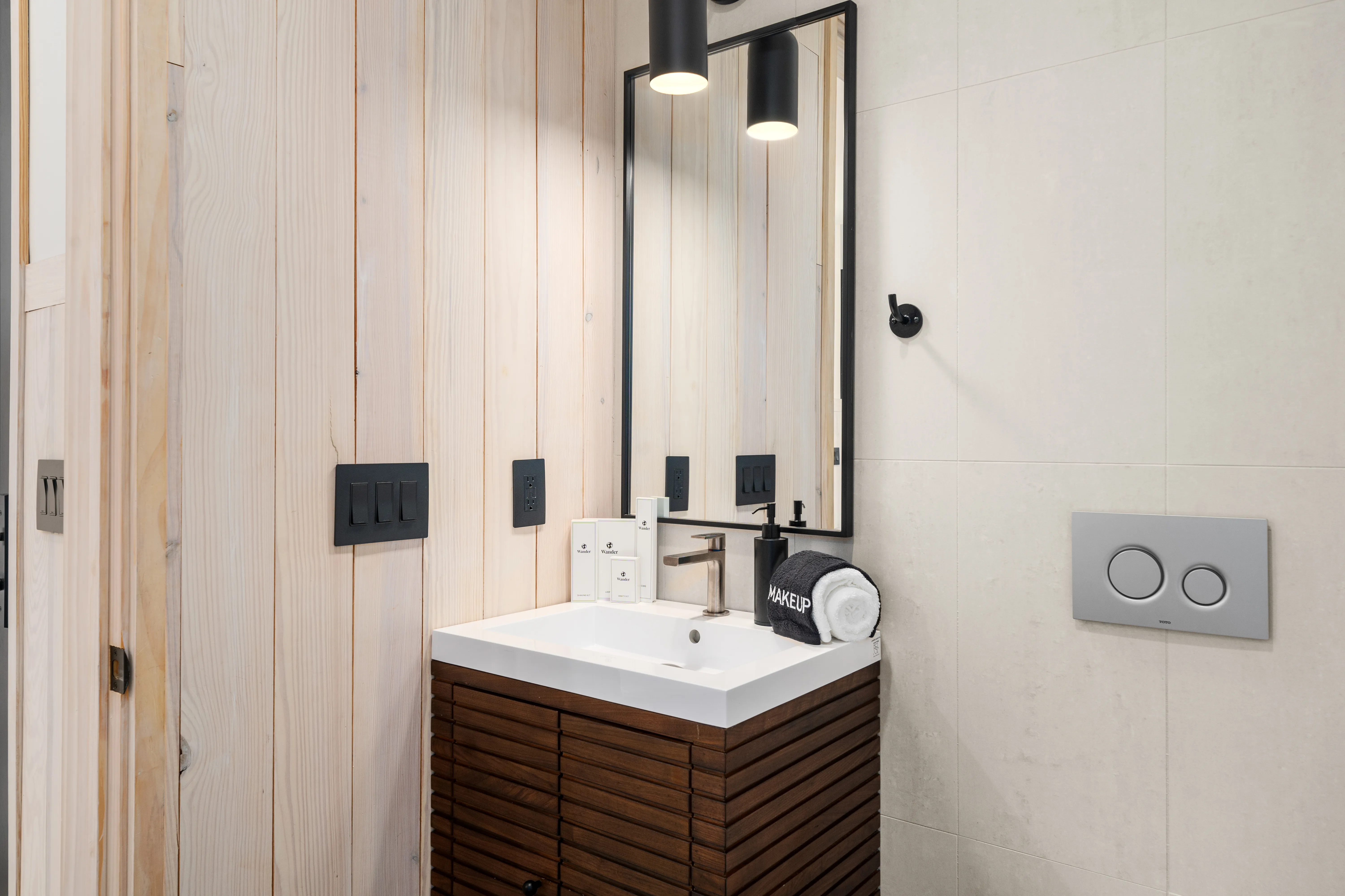 Bathroom 2 - Image 1