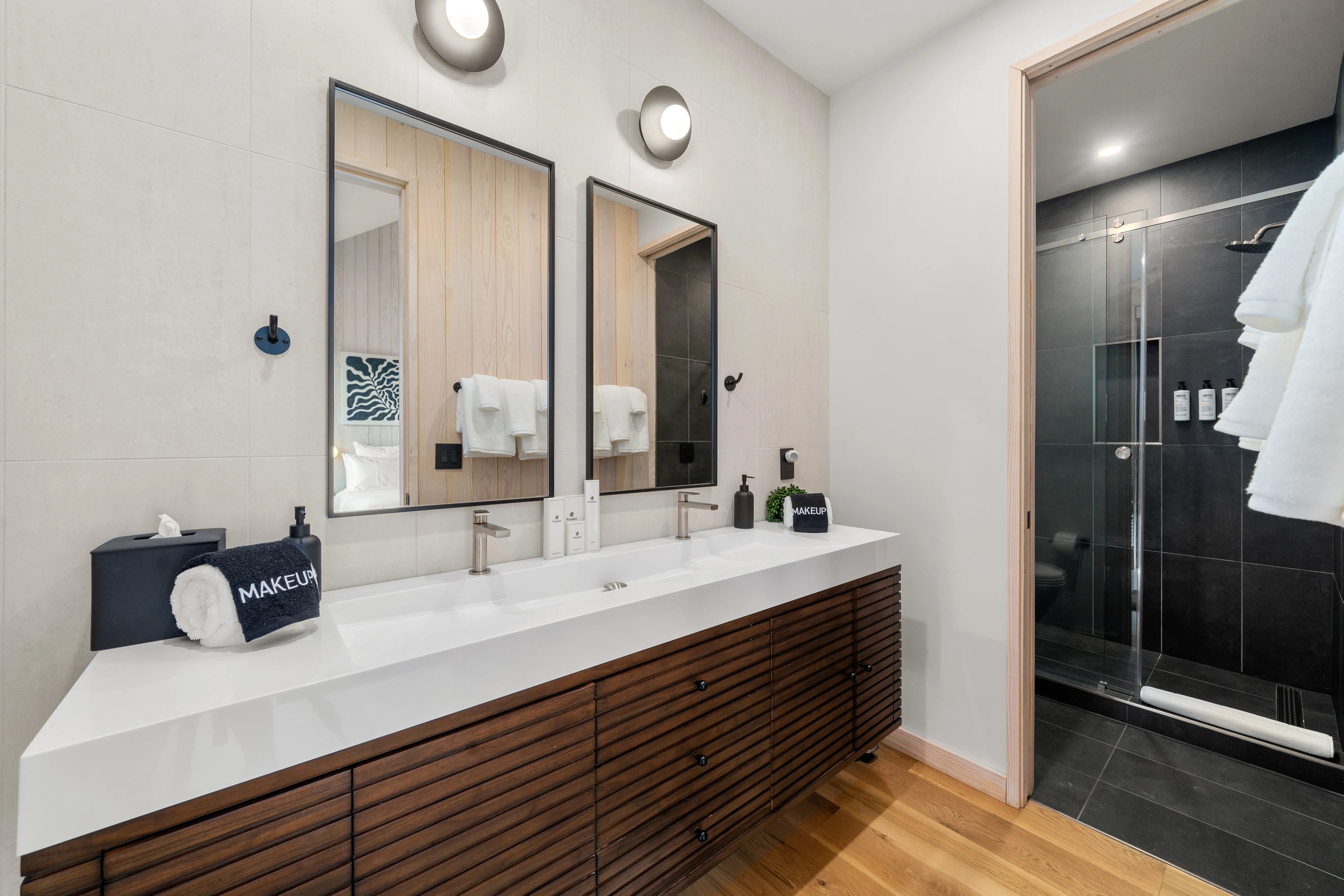 Bathroom 3 - Image 1