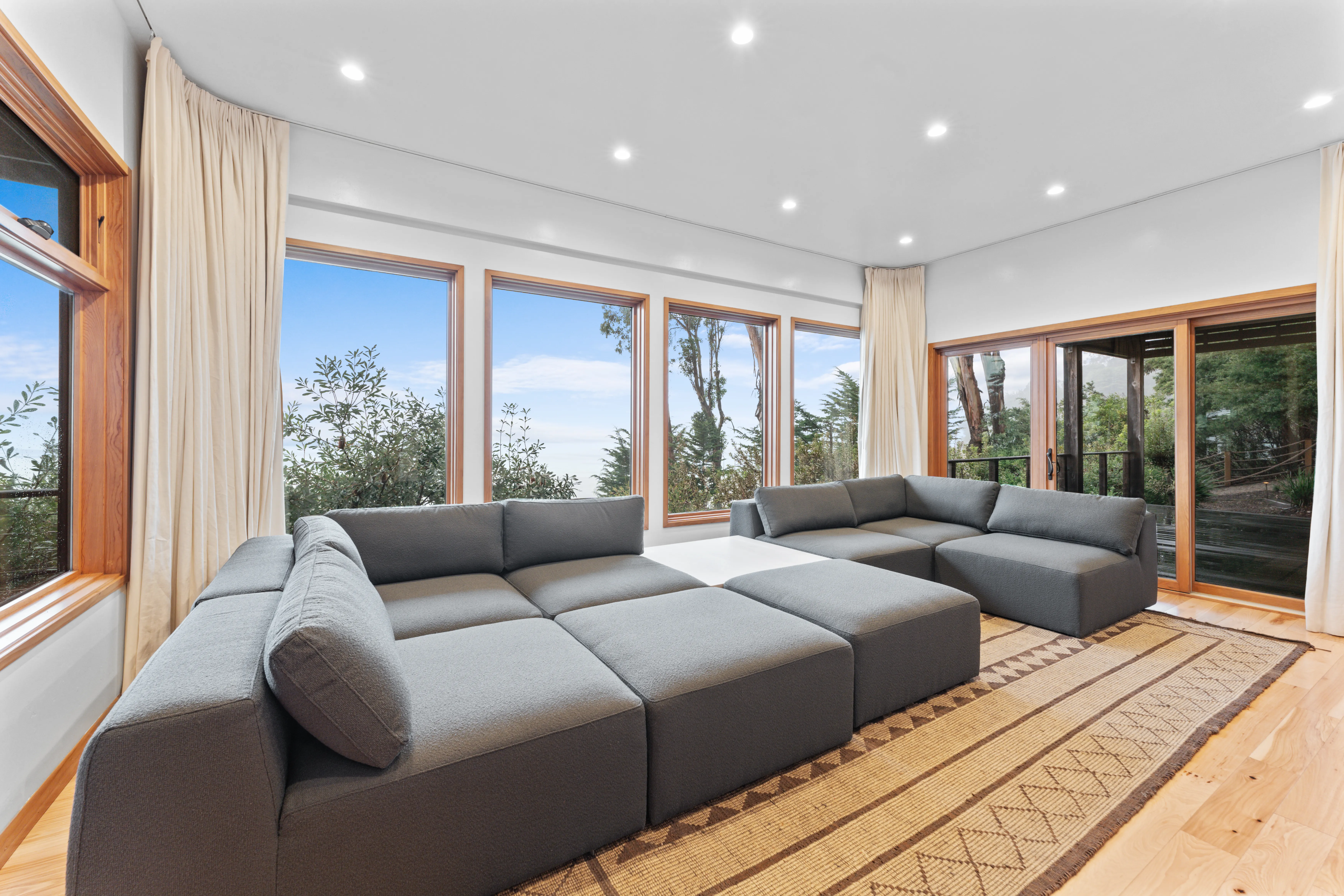 LIVING_ROOM - Image 2