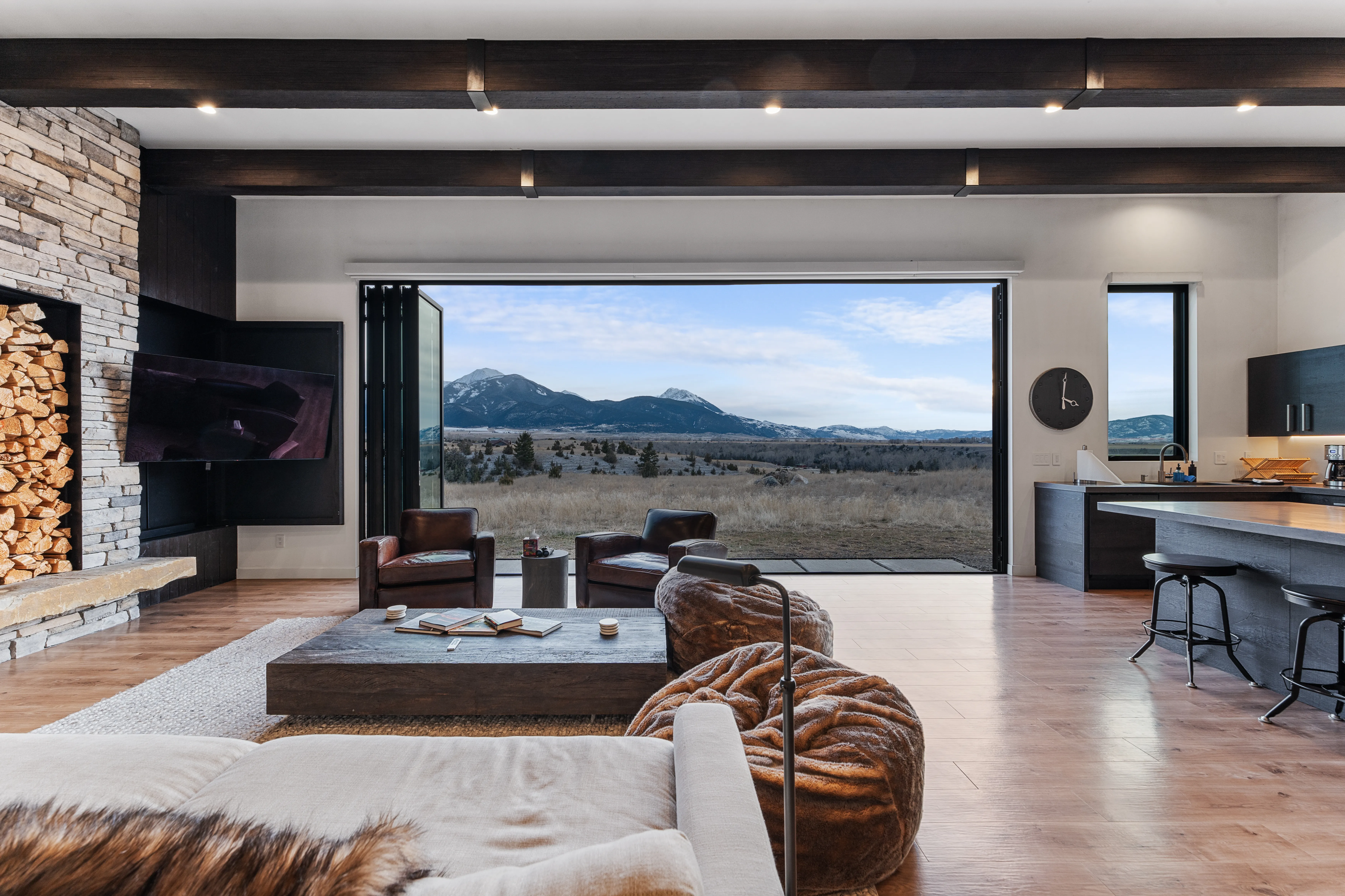 LIVING_ROOM - Image 1