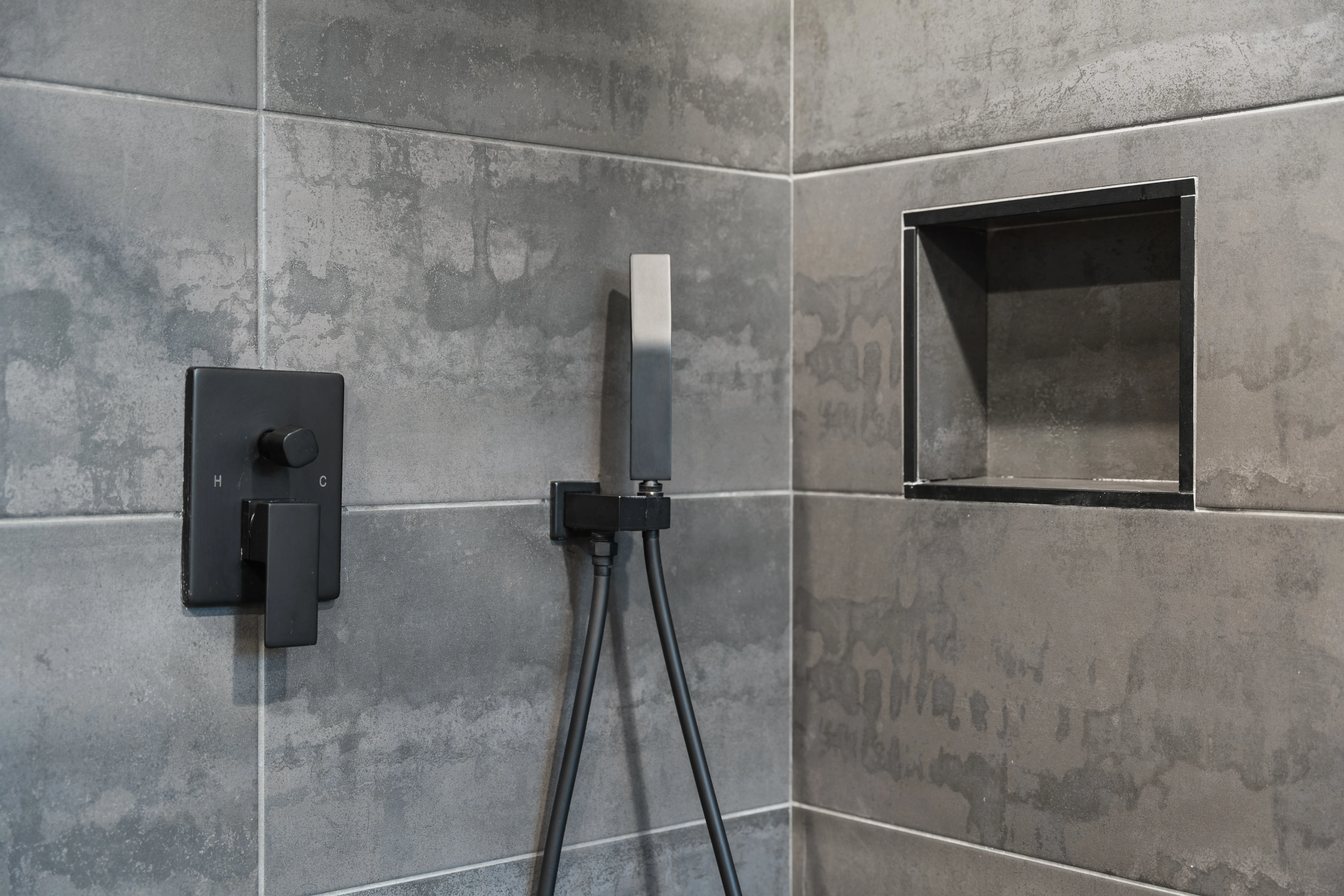 Bathroom 2 - Image 3