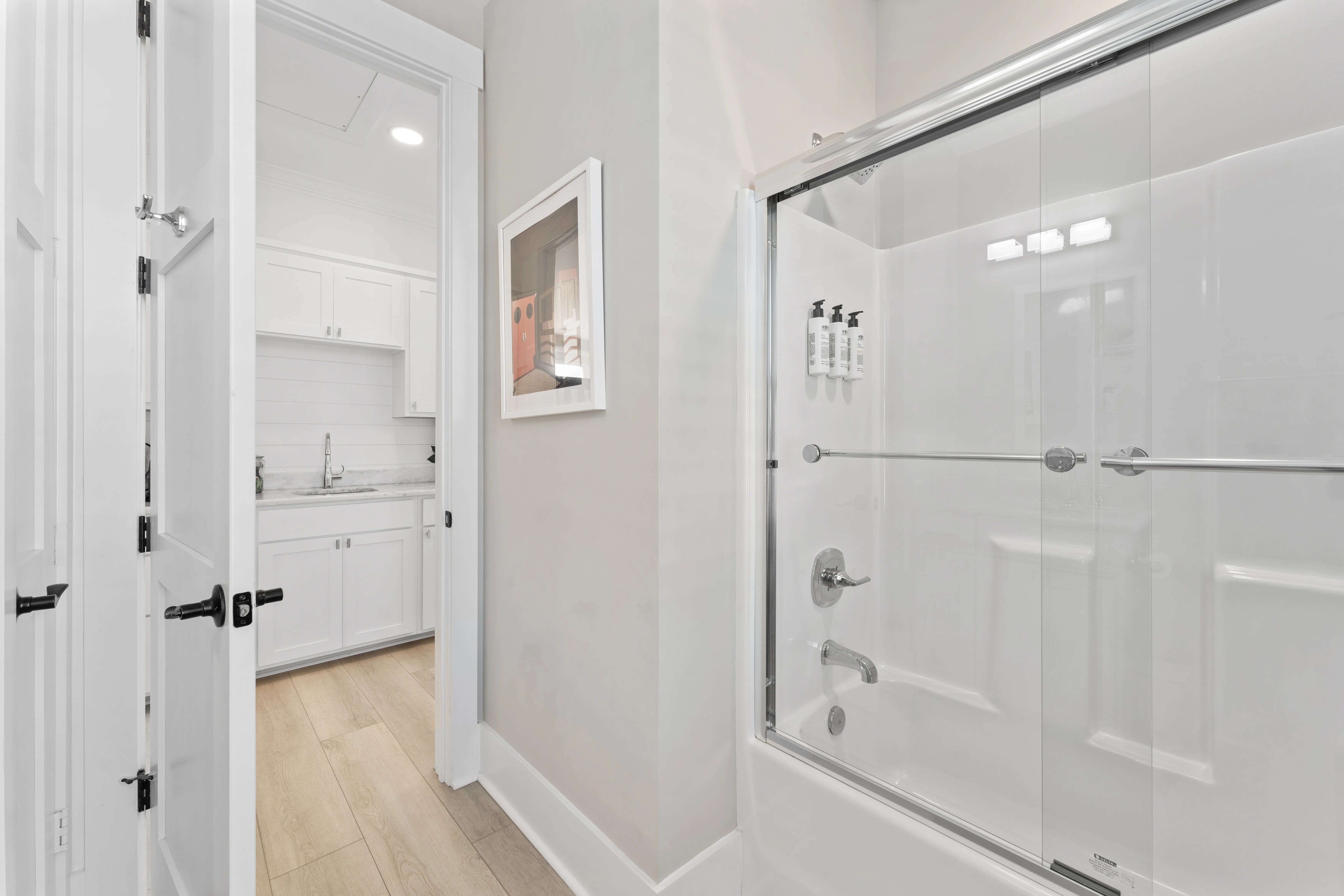 Bathroom 2 - Image 2