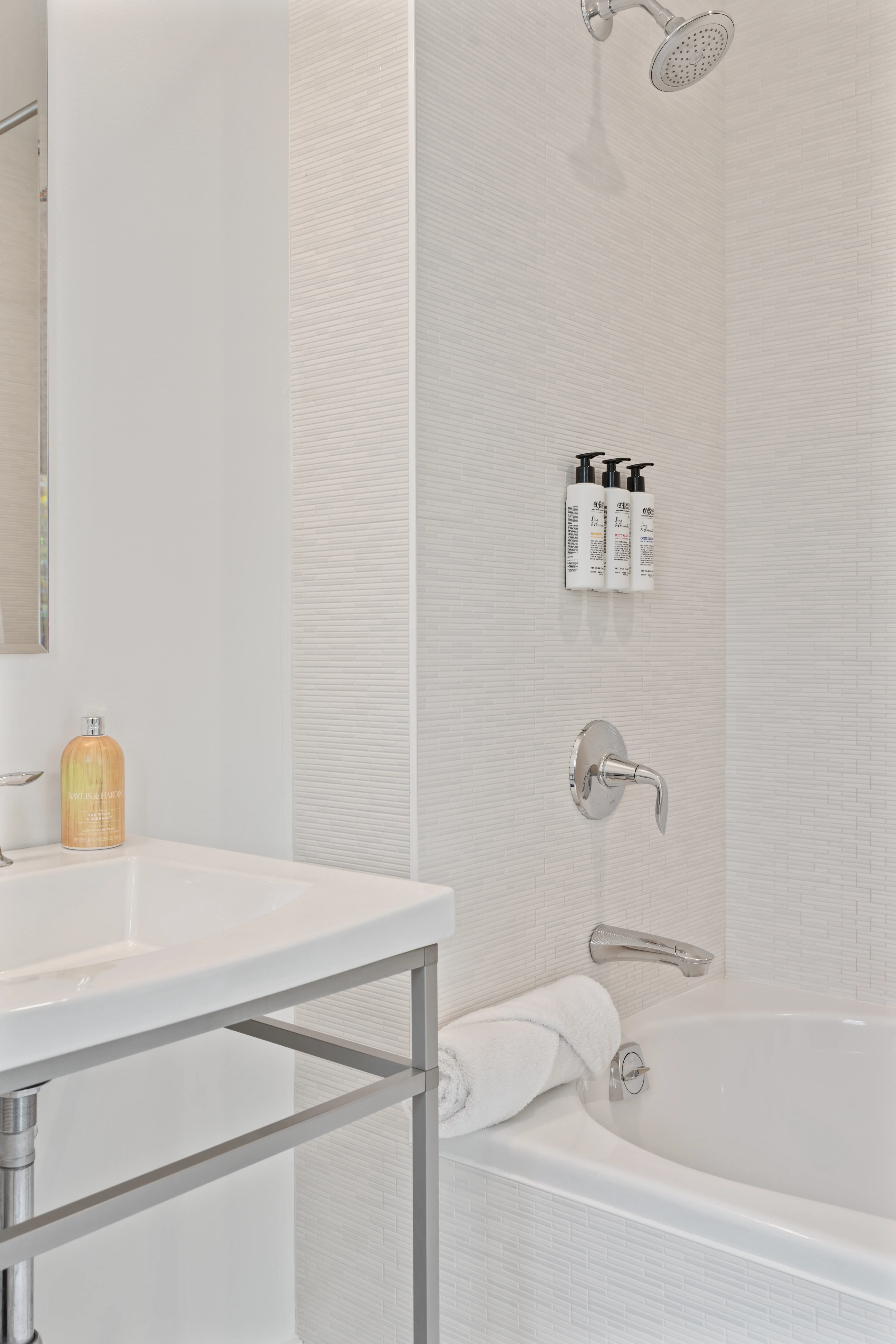 Bathroom 1 - Image 2