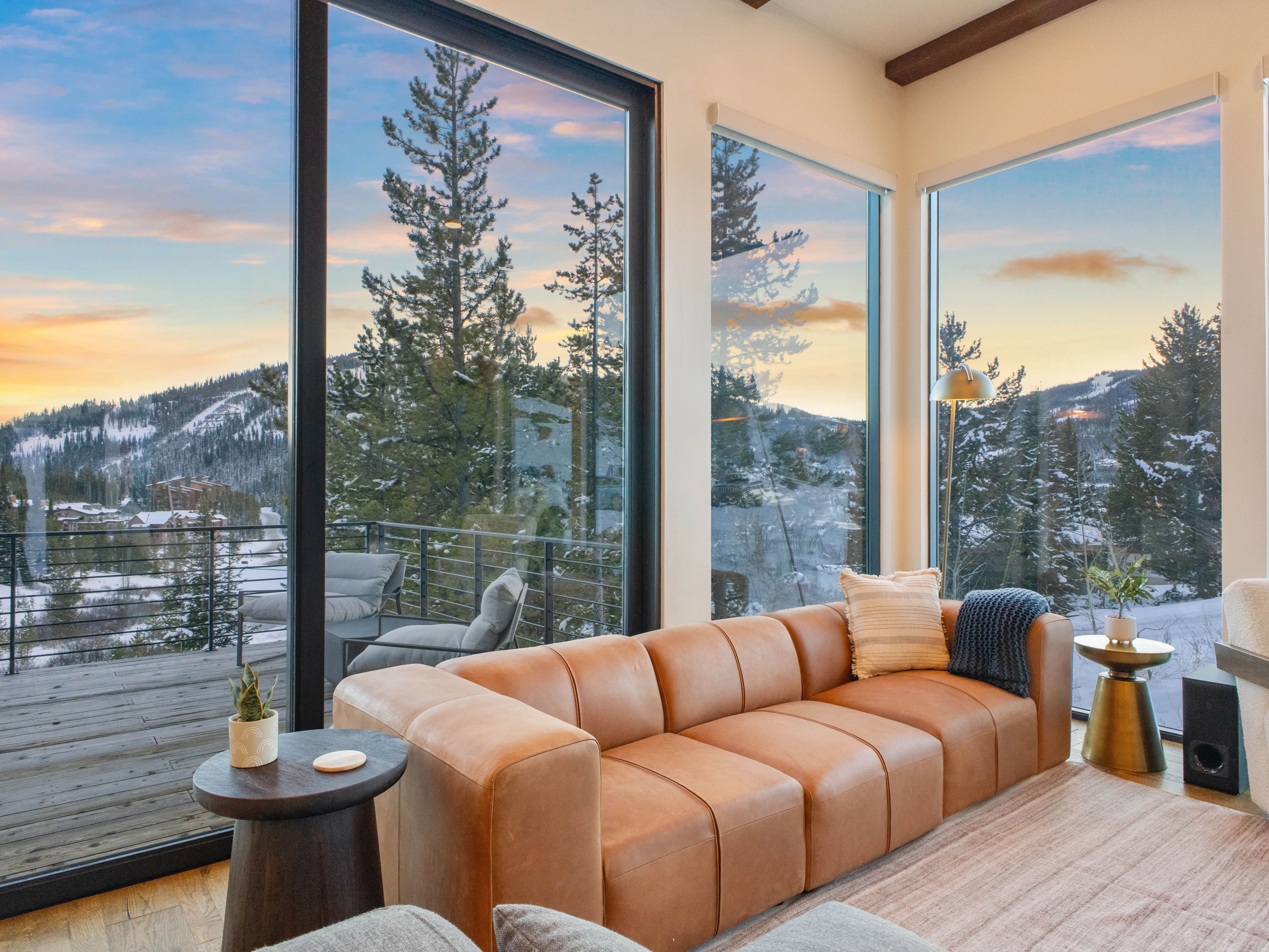 LIVING_ROOM - Image 1