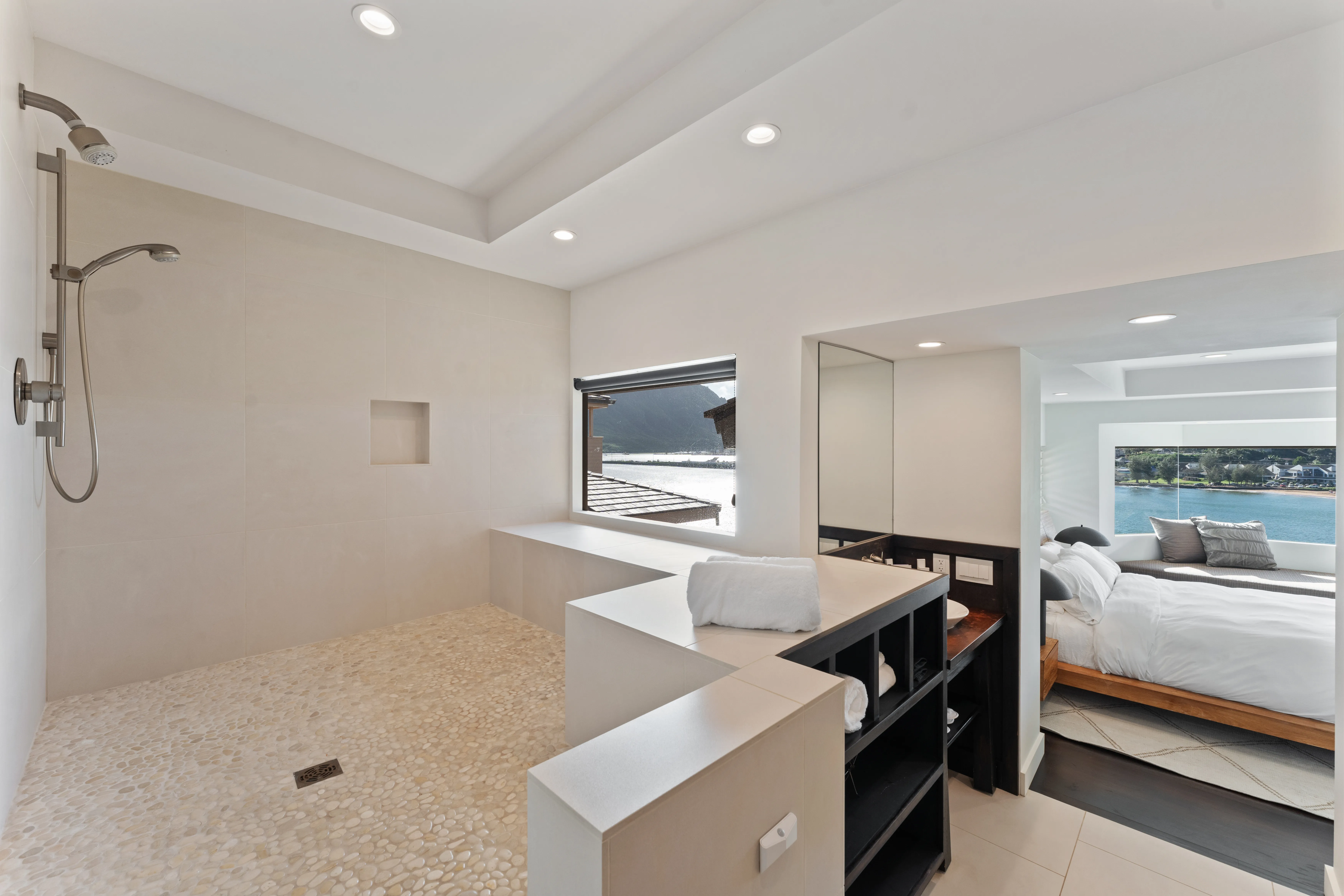 Bathroom 4 - Image 1