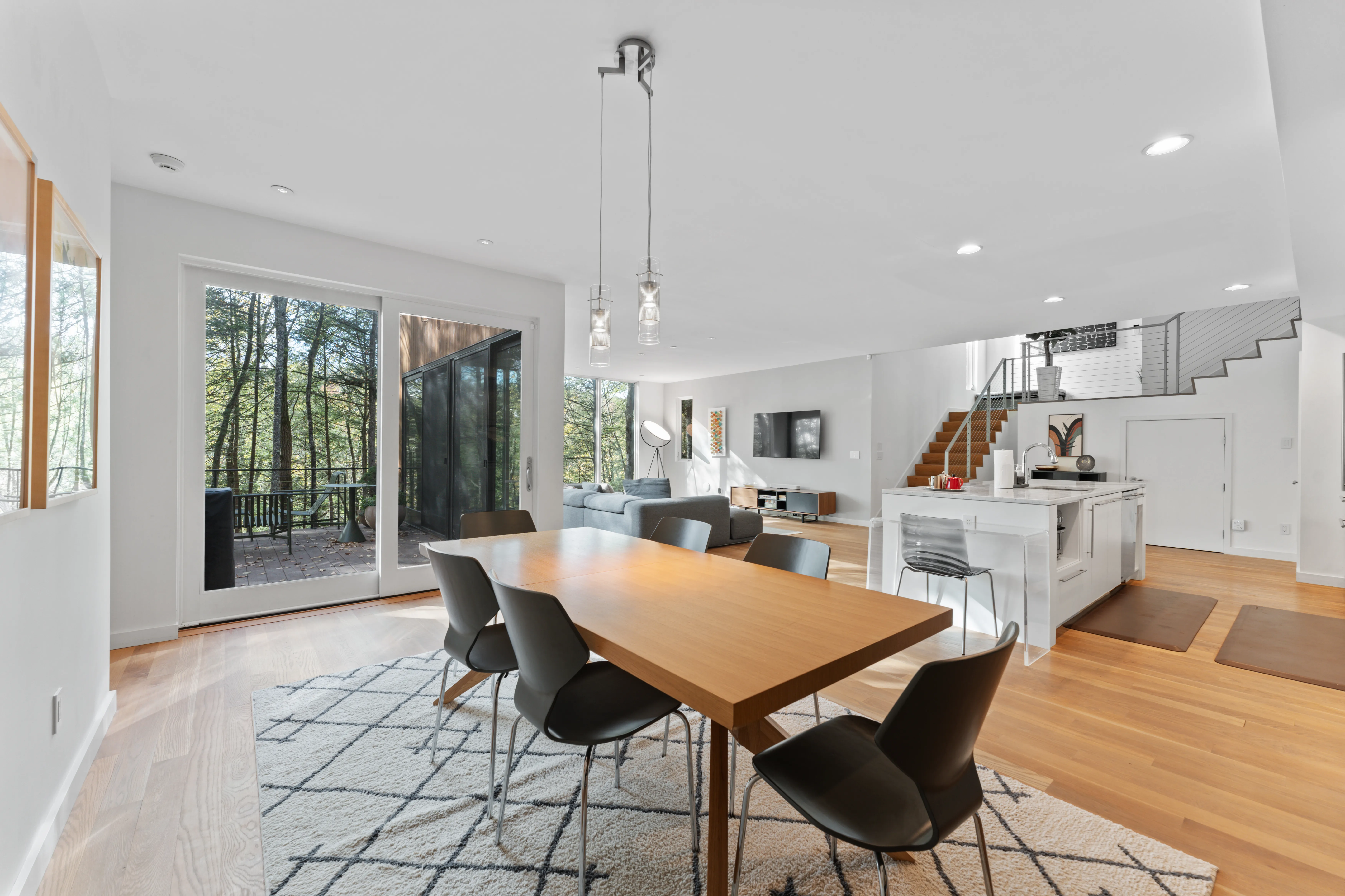 DINING_ROOM - Image 1