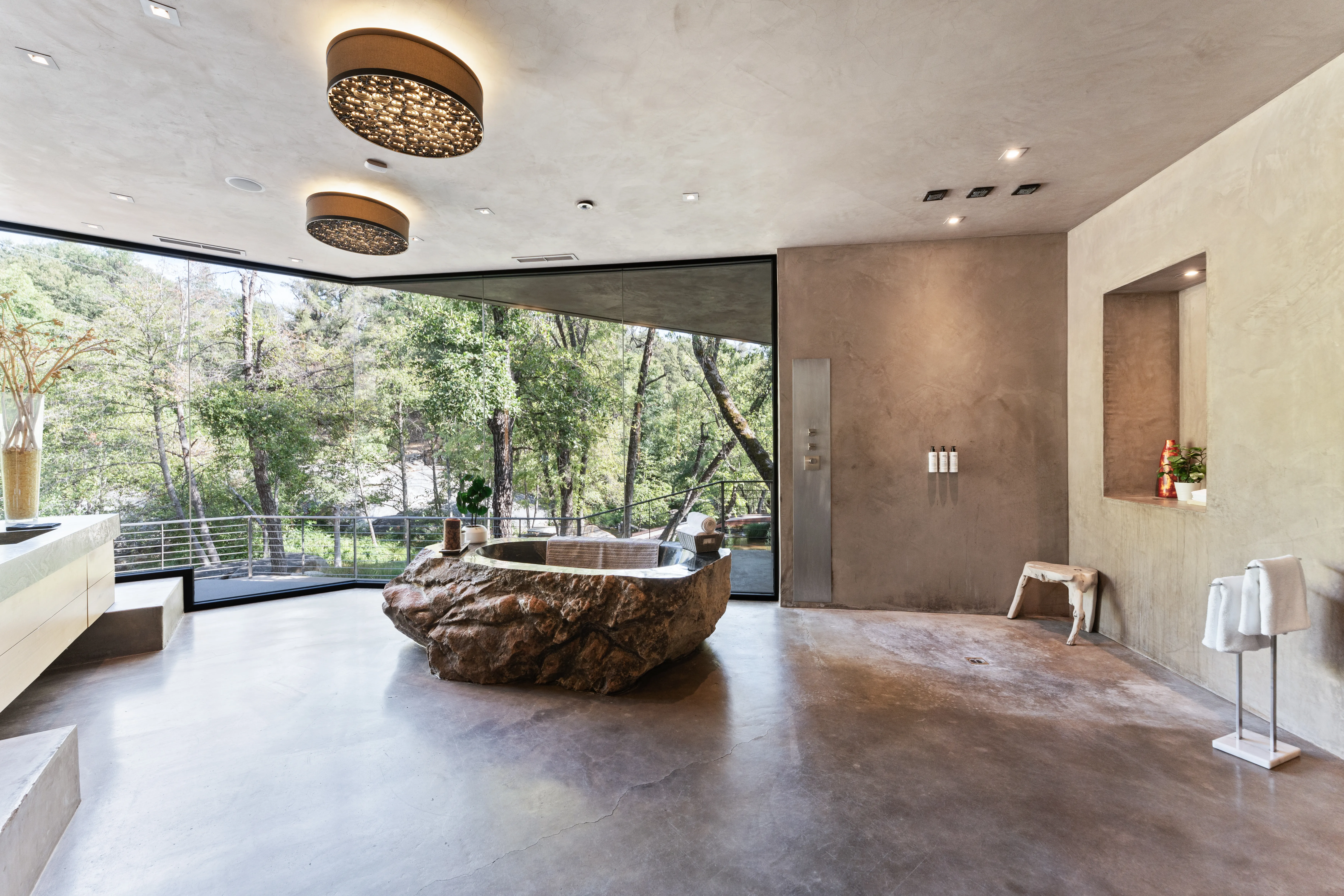 Bathroom 2 - Image 3