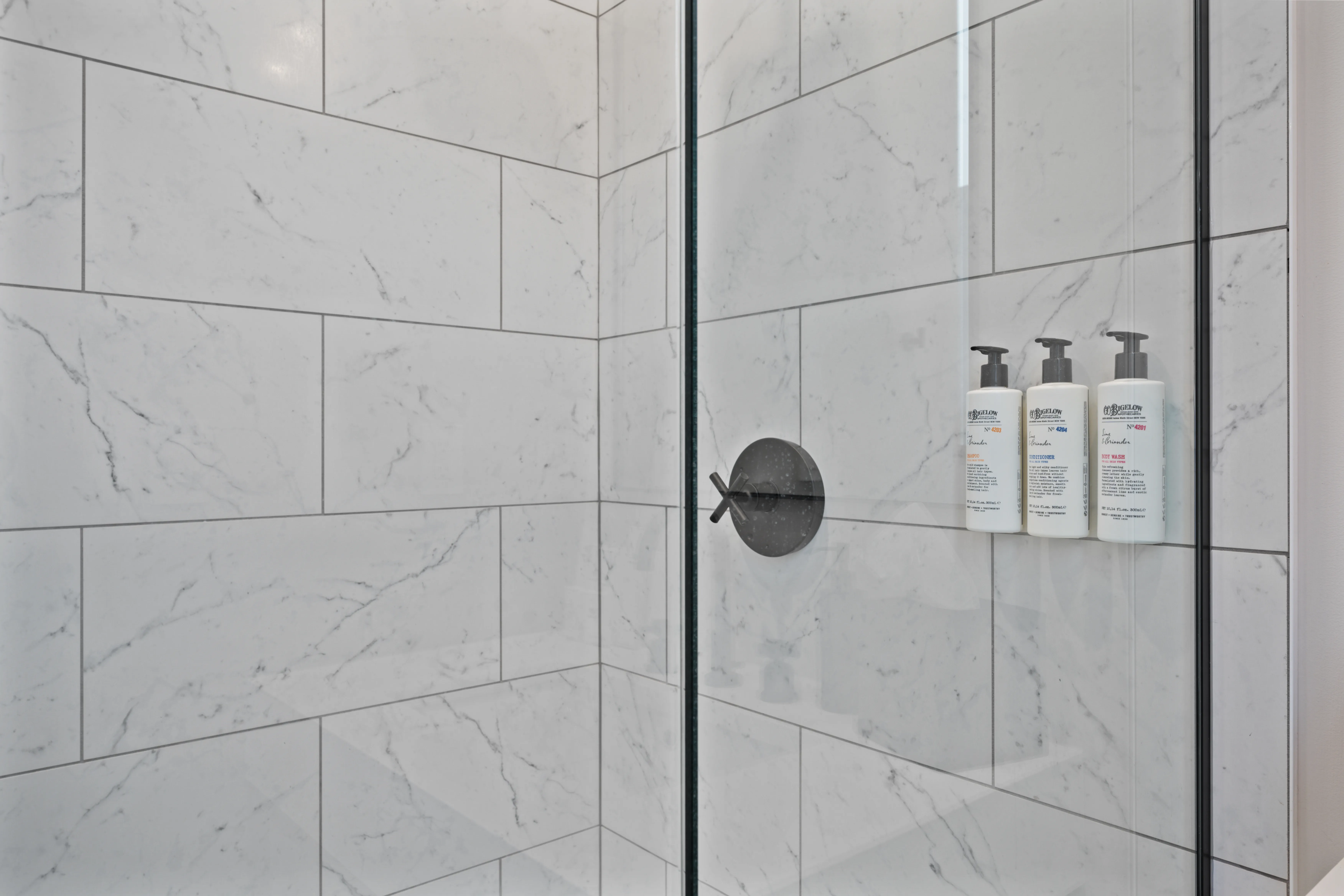 Bathroom 2 - Image 3