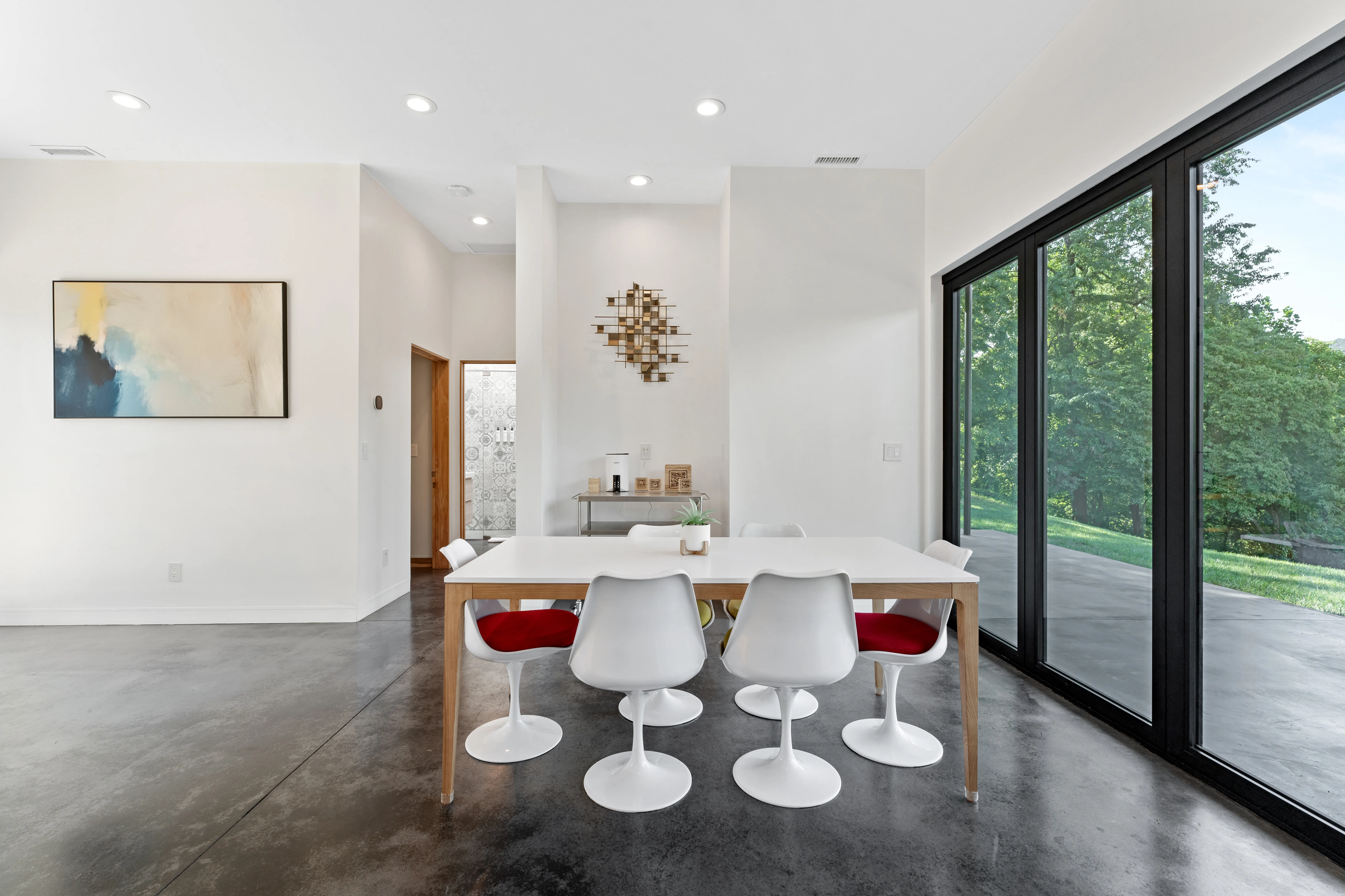 DINING_ROOM - Image 1