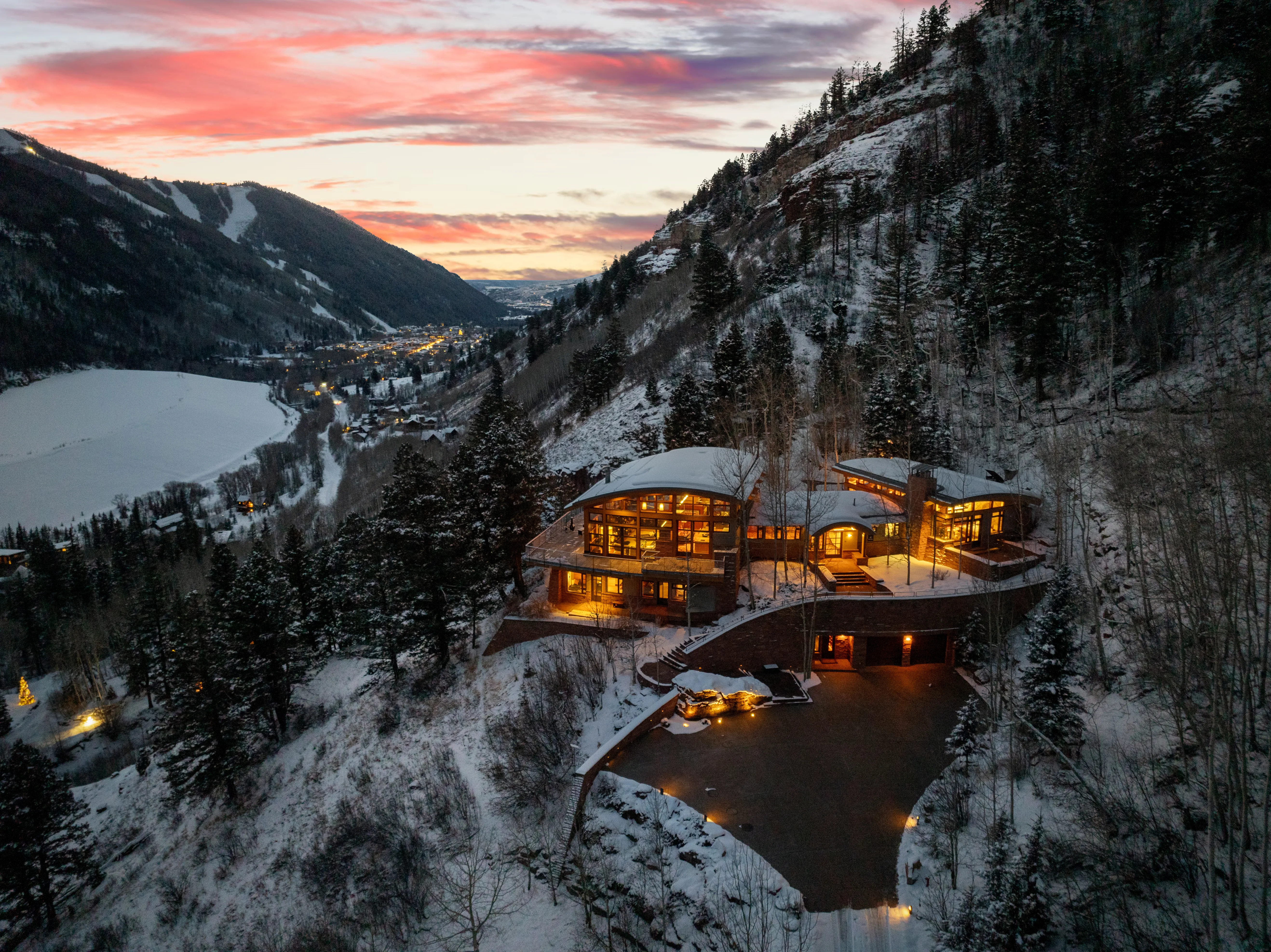 Aurora Harborcove Retreat Coastal