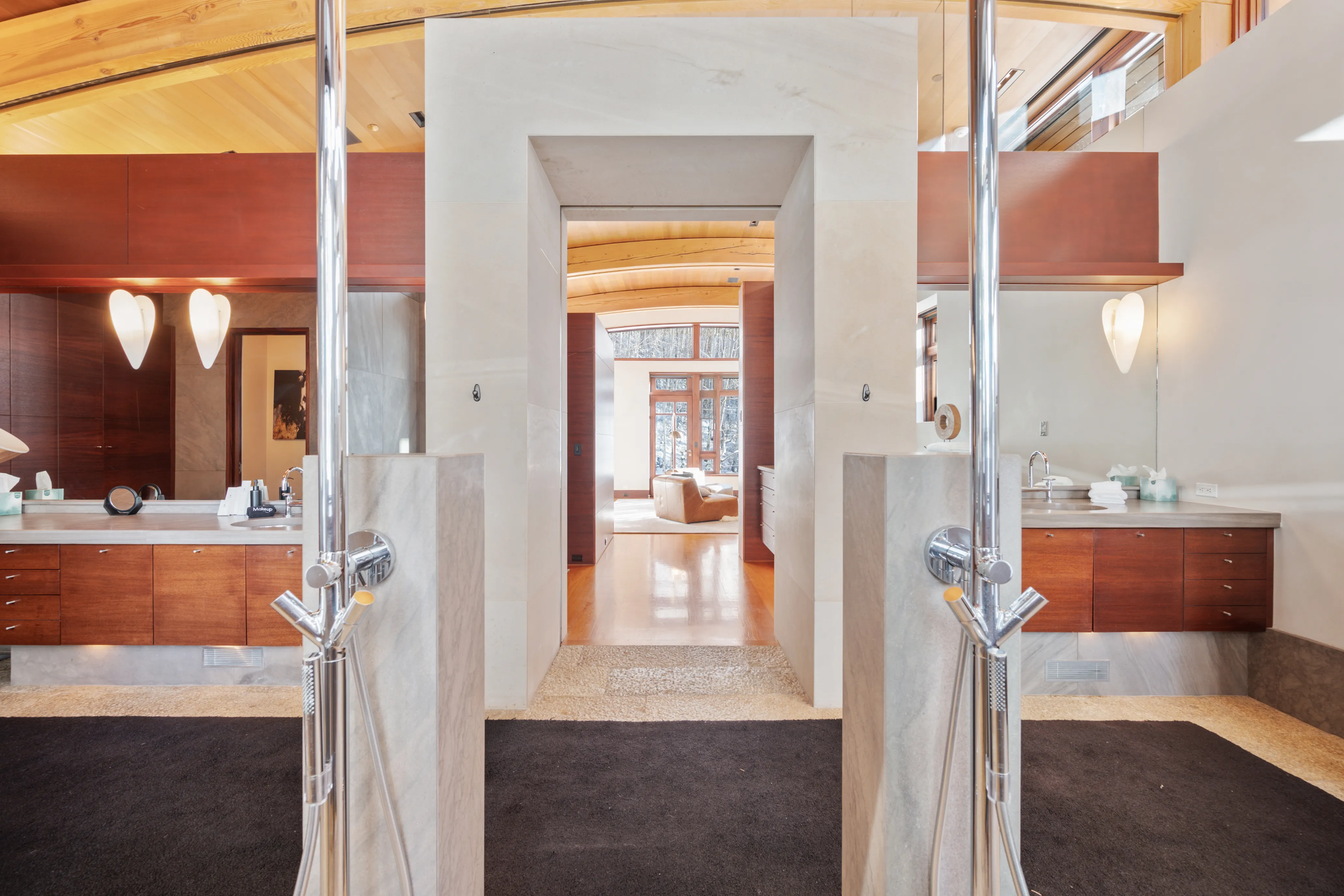 Bathroom 2 - Image 2