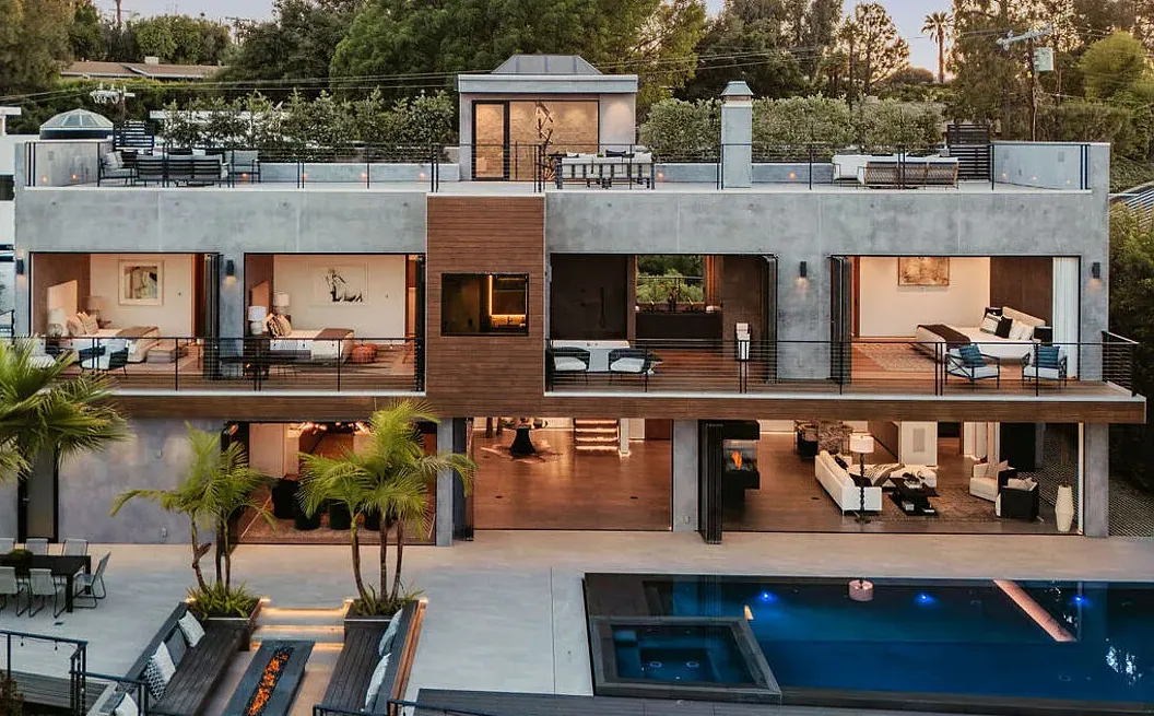 Bungalow Coastal Landing