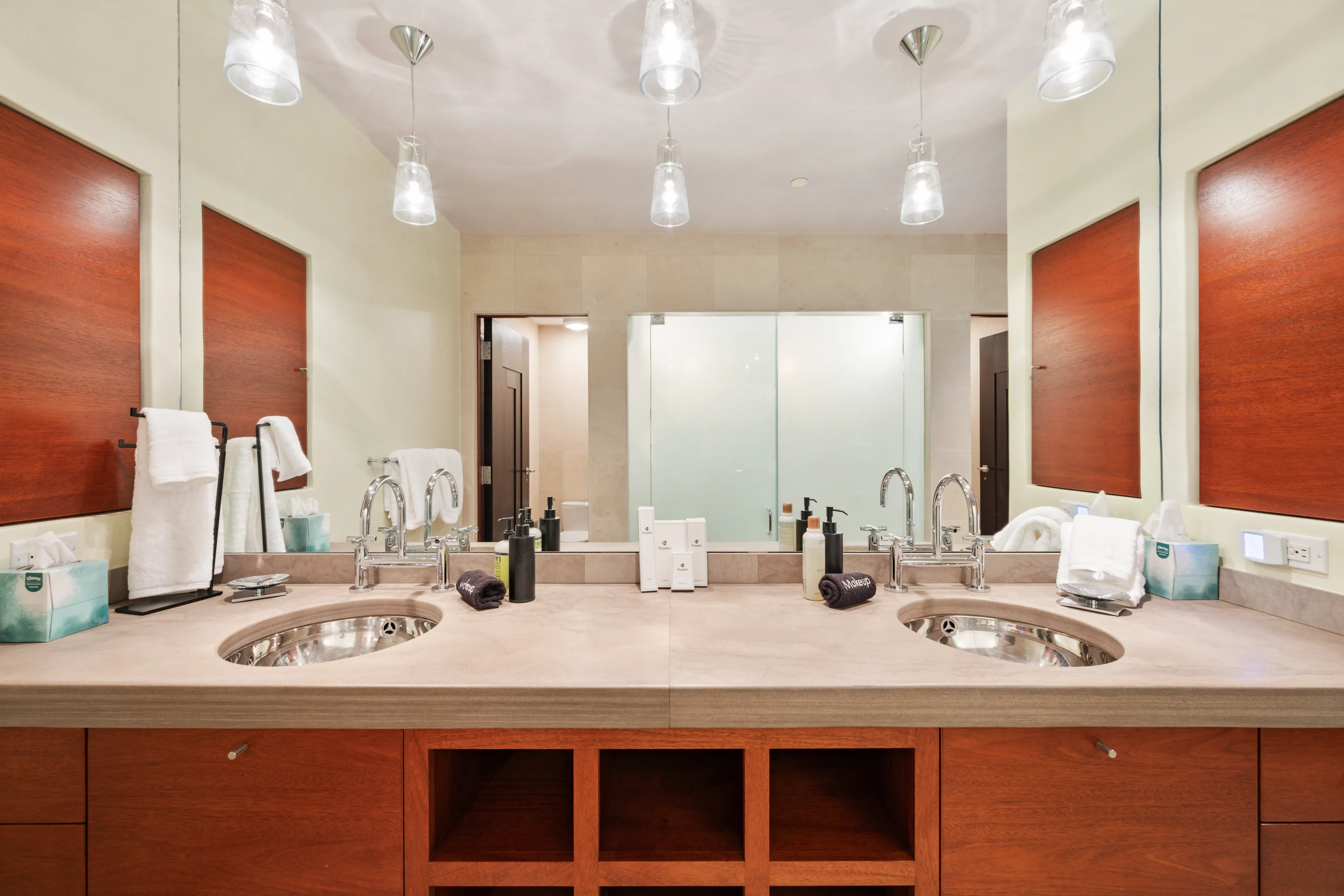 Bathroom 1 - Image 2