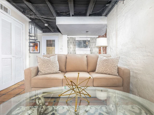 Wander Savannah Historic District #2