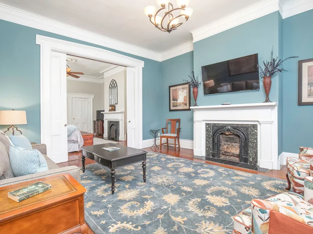 Wander Taylor Square #1