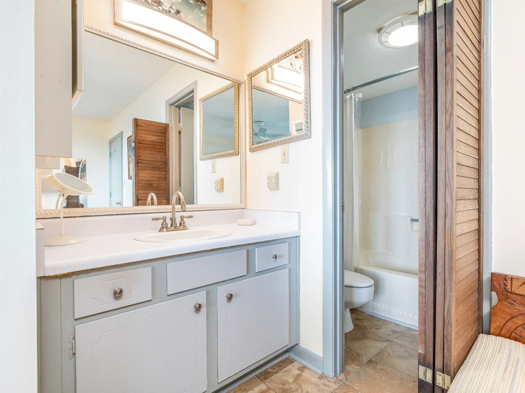 Bathroom 2 - Image 1