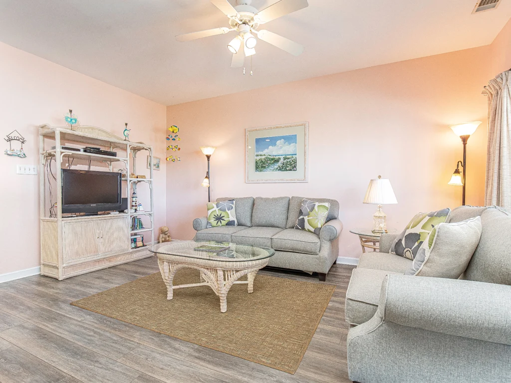 Extra Bedding - Image 3