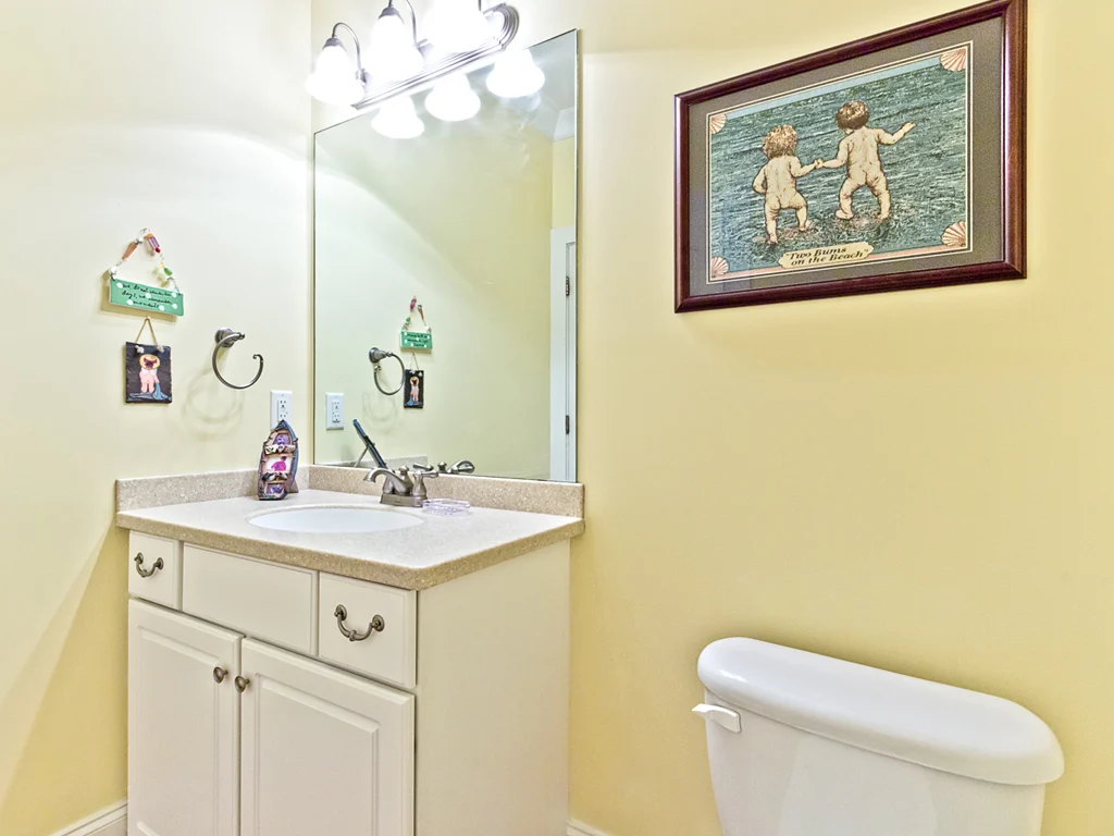 Bathroom 3 - Image 1