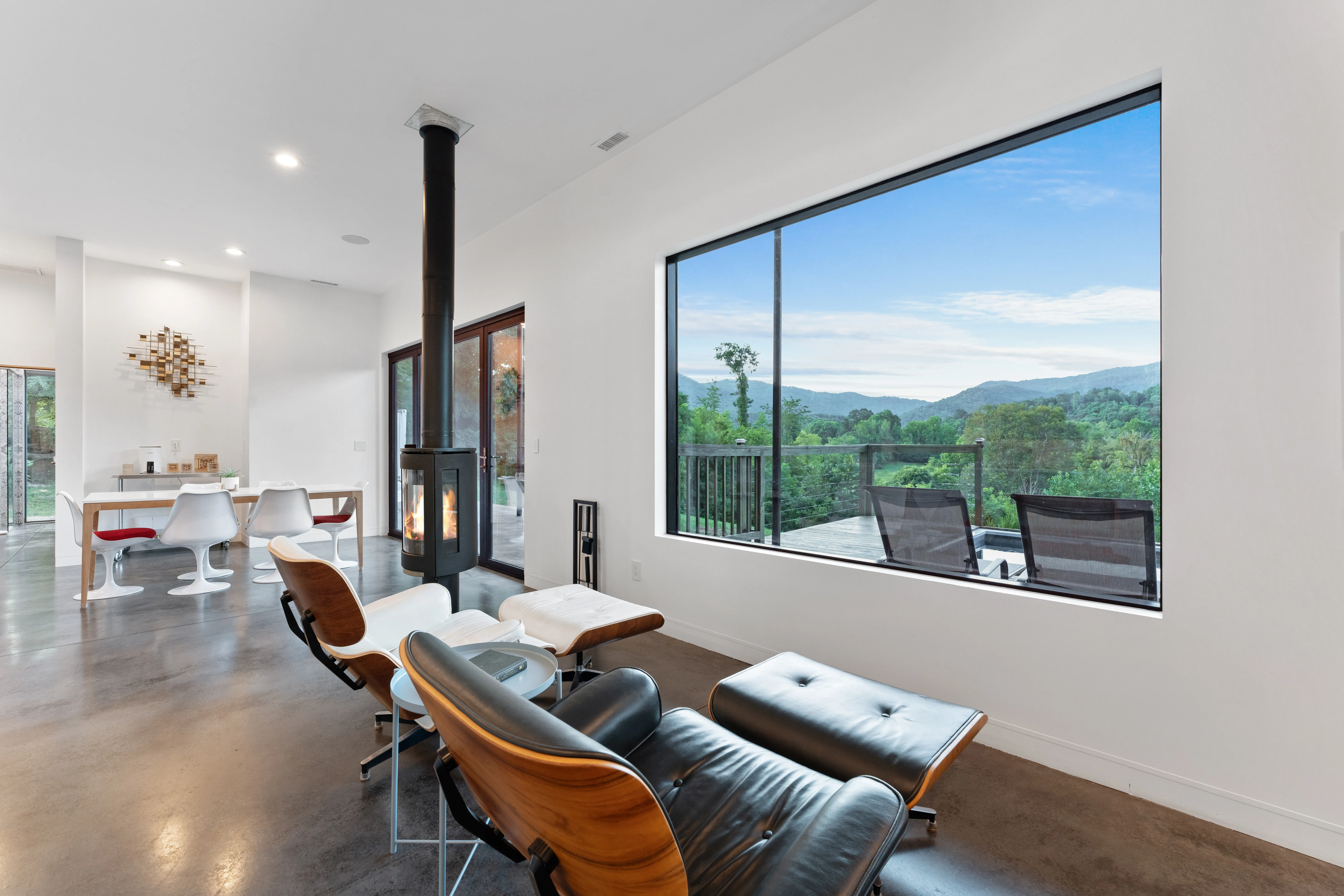 Living Room 1 - Image 6